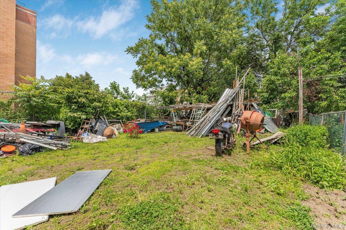 661 E 225th Street, Bronx, NY 10466