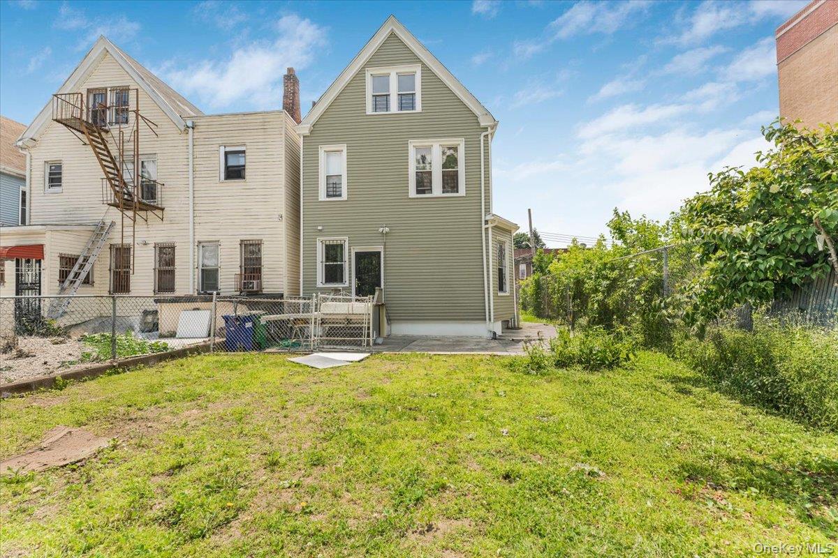 661 E 225th Street, Bronx, NY 10466