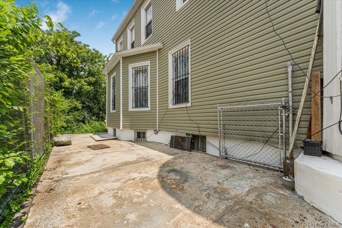 661 E 225th Street, Bronx, NY 10466