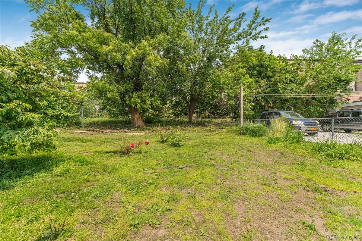 661 E 225th Street, Bronx, NY 10466