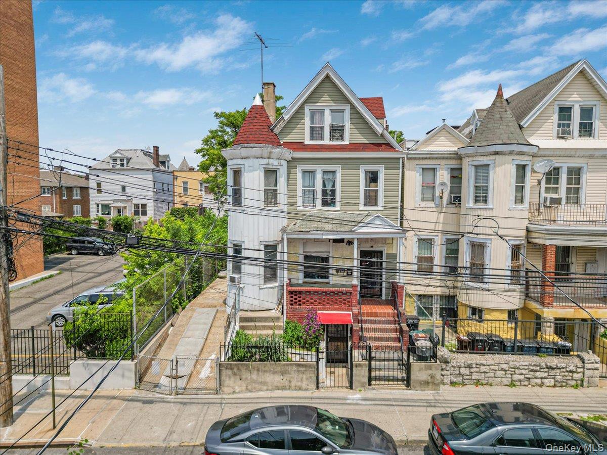 661 E 225th Street, Bronx, NY 10466