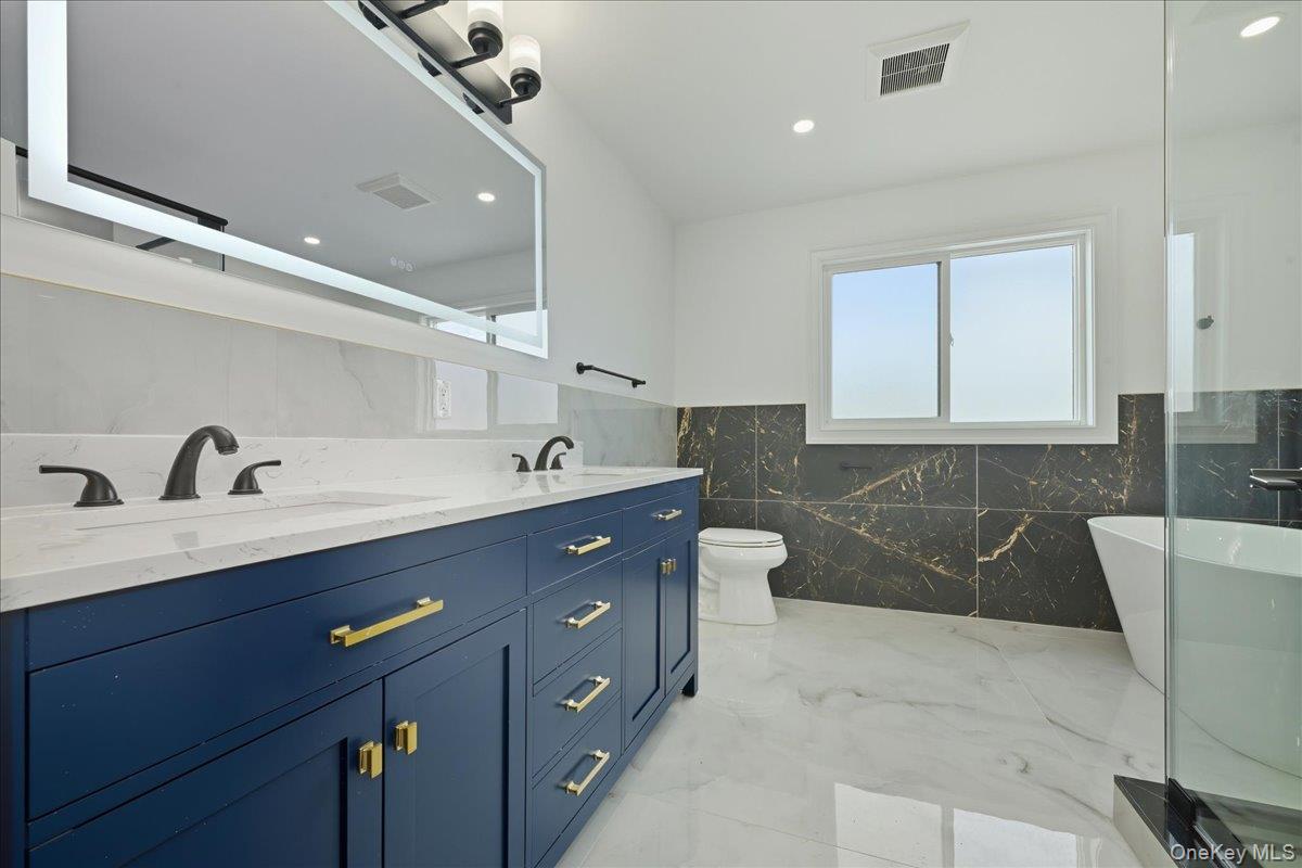 319 Blacksmith Road W, Levittown, NY 11756