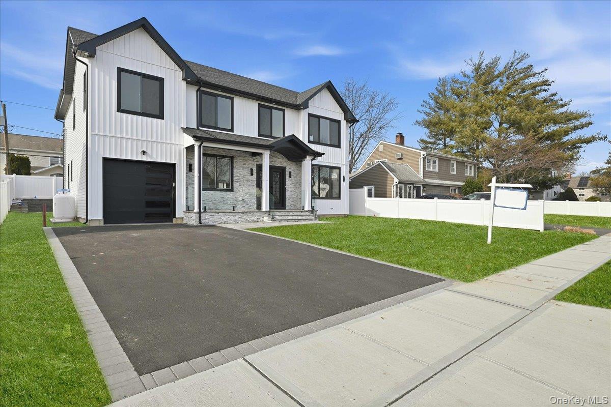 319 Blacksmith Road W, Levittown, NY 11756