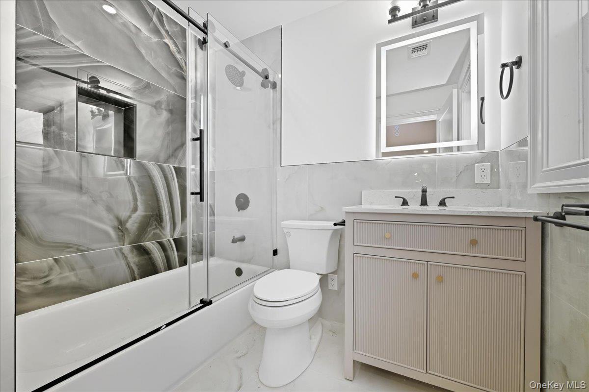 319 Blacksmith Road W, Levittown, NY 11756