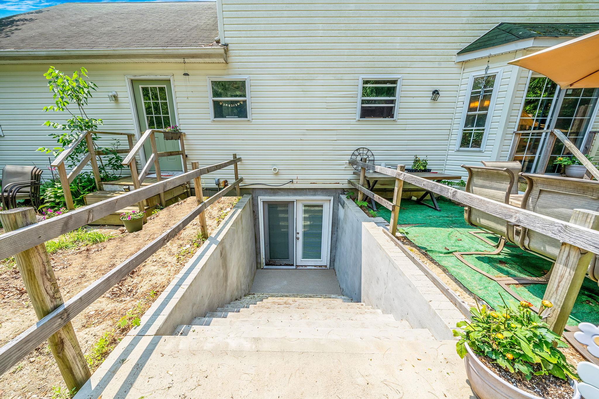 4 Ariel Court, Rocky Point, NY 11778