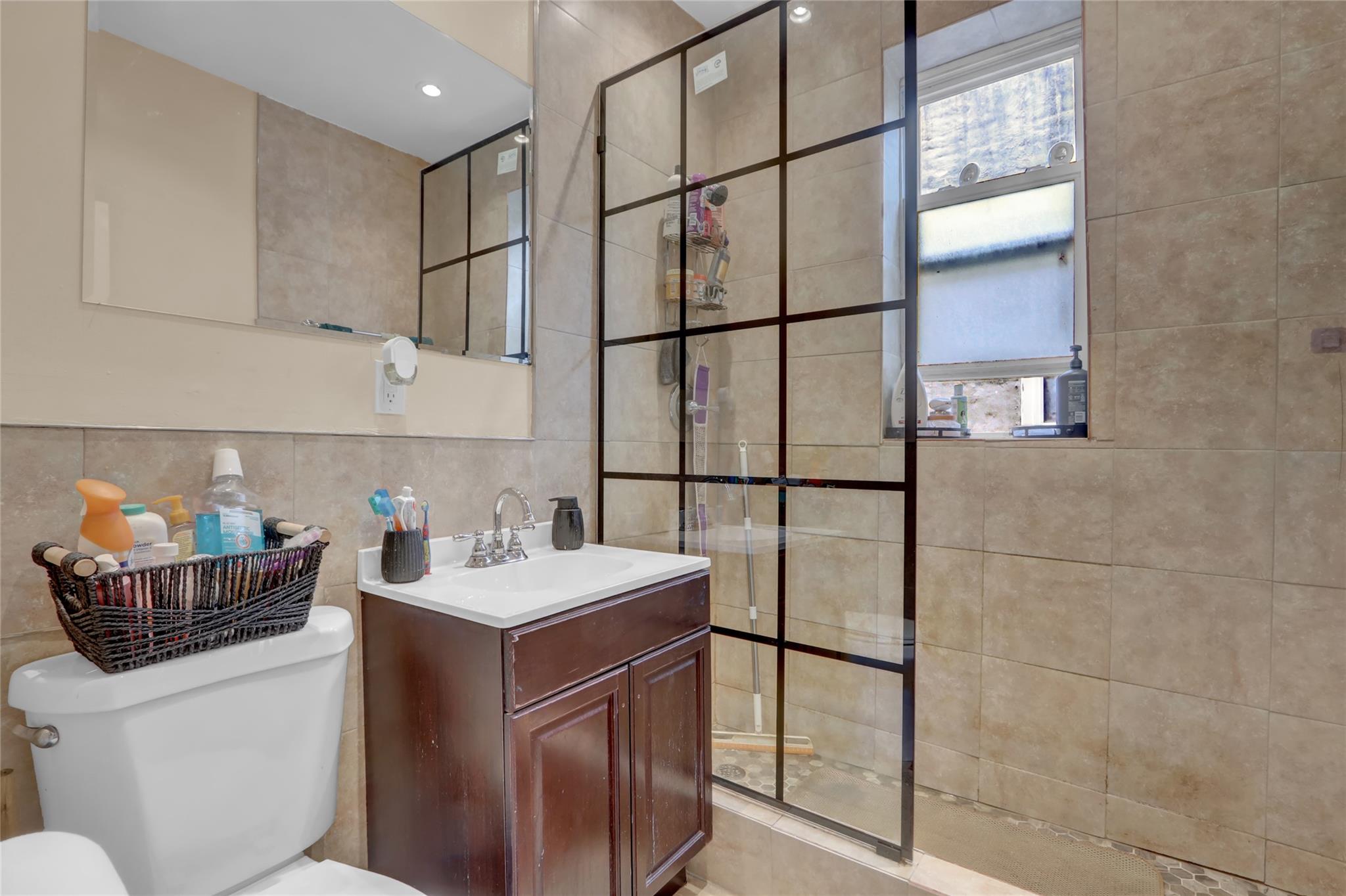 31 Tapscott Street, Brooklyn, NY 11212