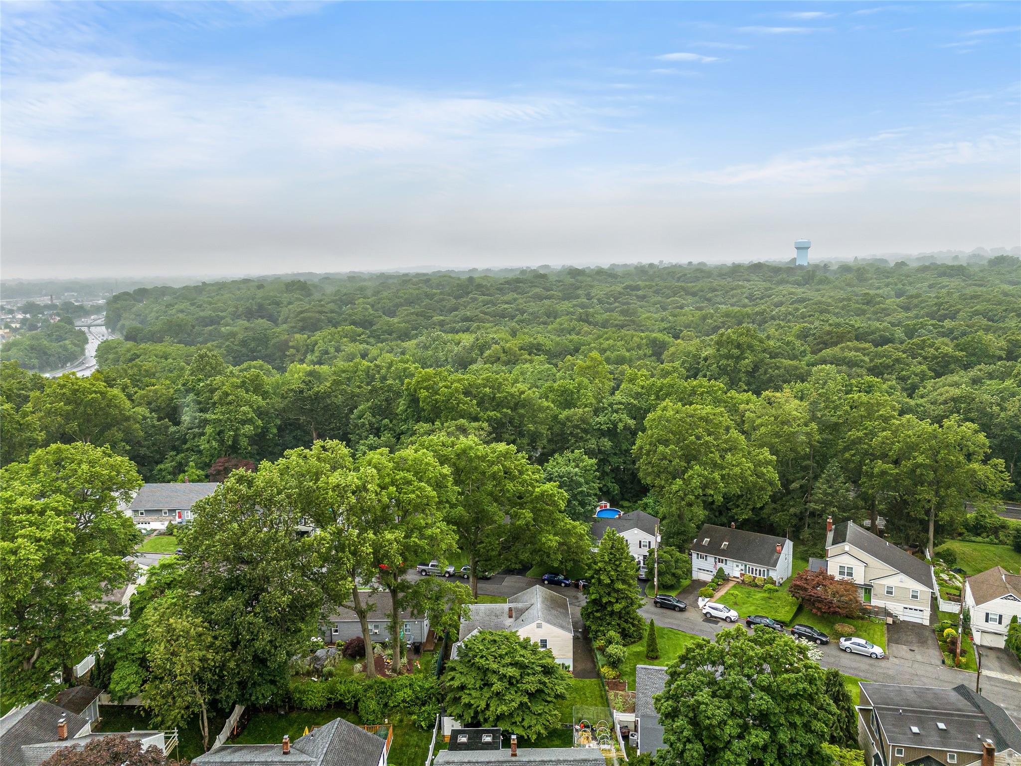 1400 Raleigh Road, Mamaroneck, NY 10543