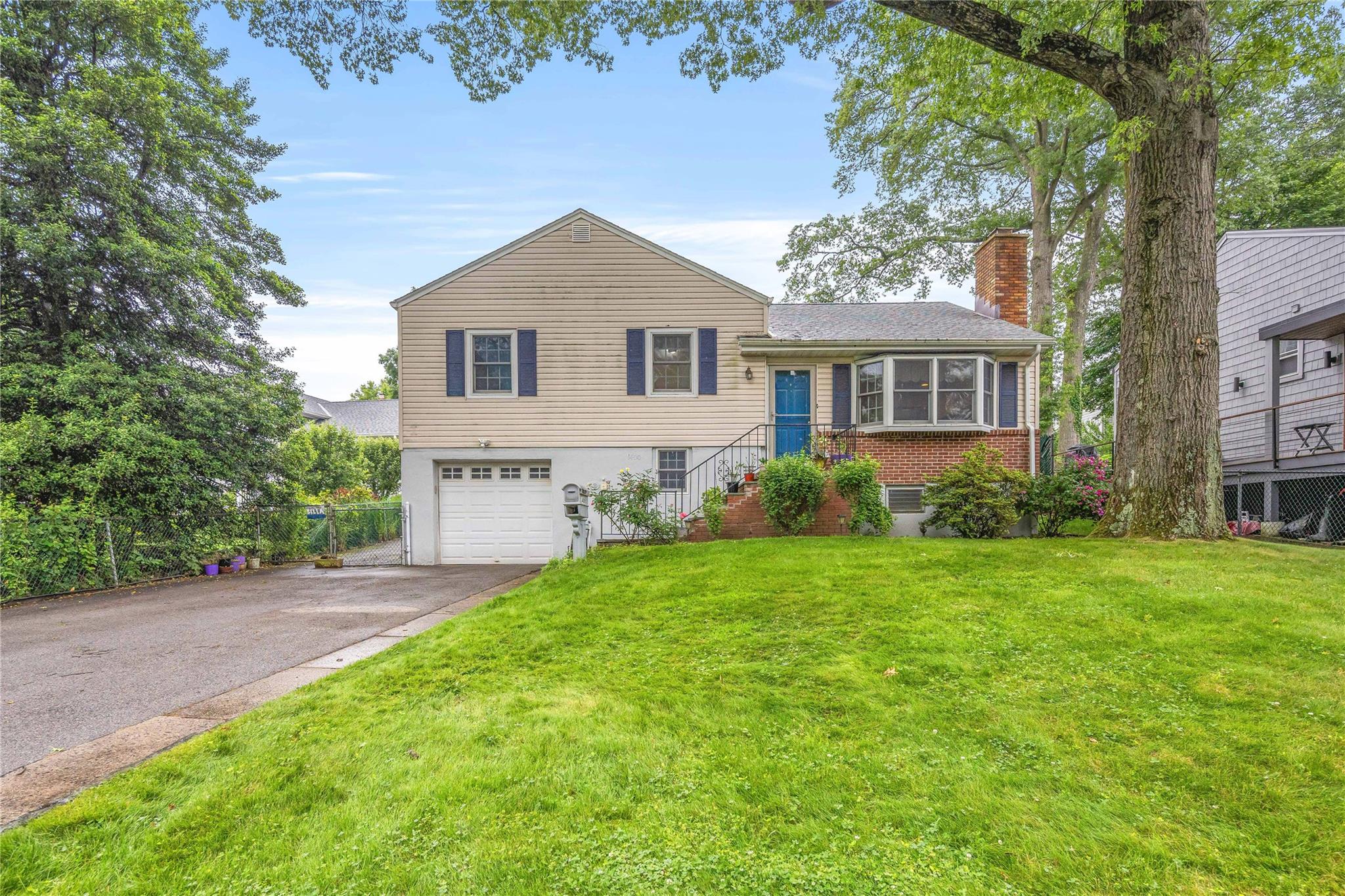 1400 Raleigh Road, Mamaroneck, NY 10543