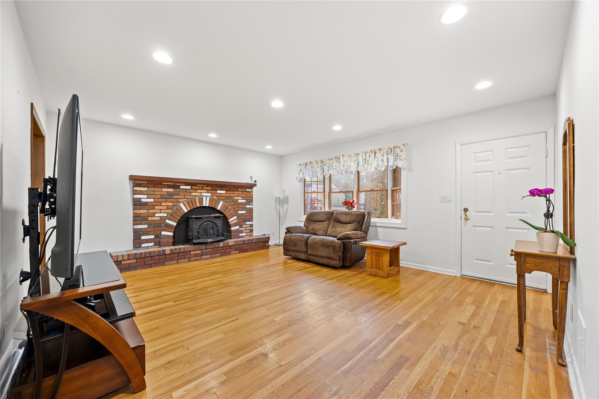 1400 Raleigh Road, Mamaroneck, NY 10543