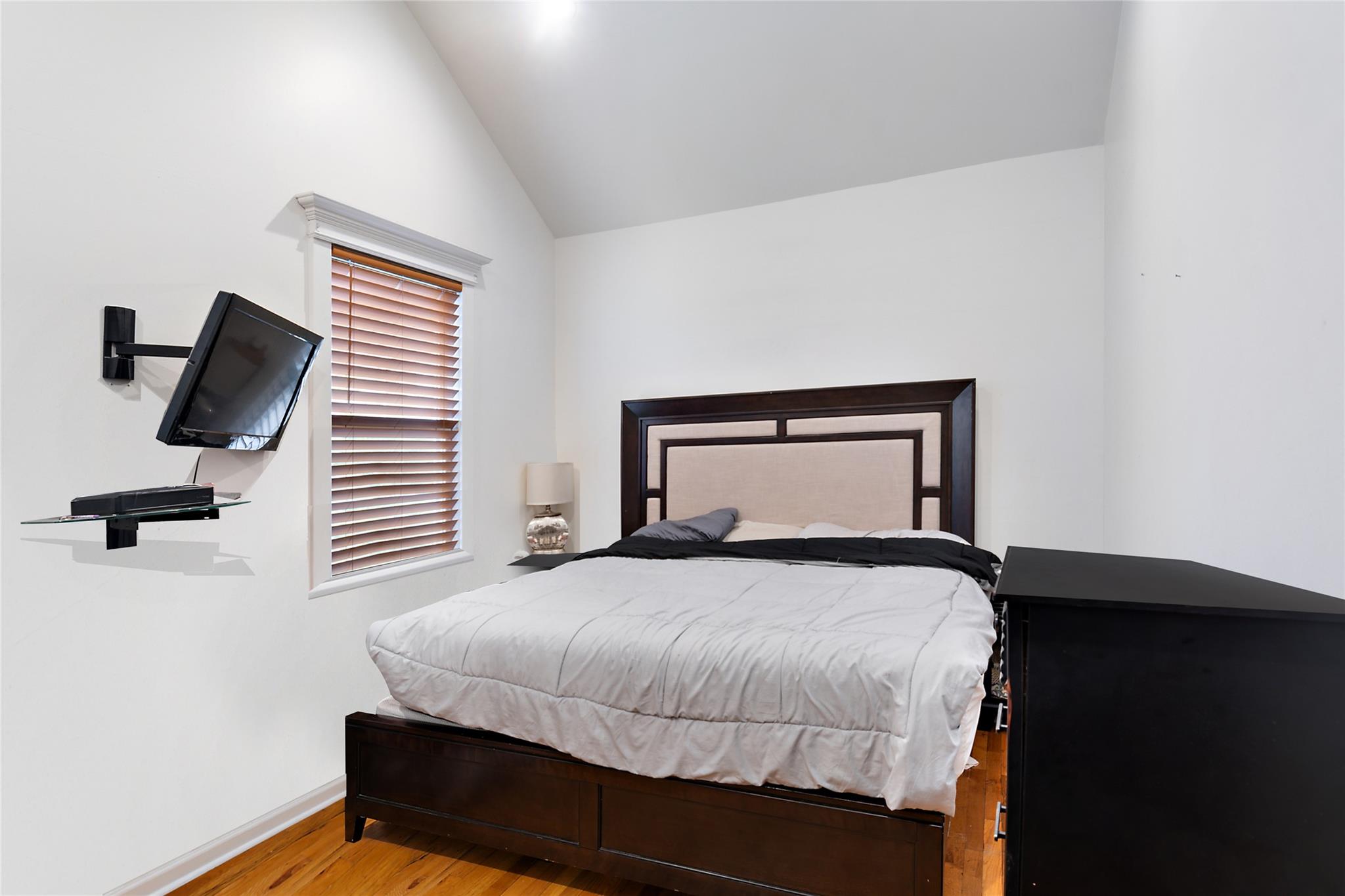 4318 Edson Avenue, Bronx, NY 10466