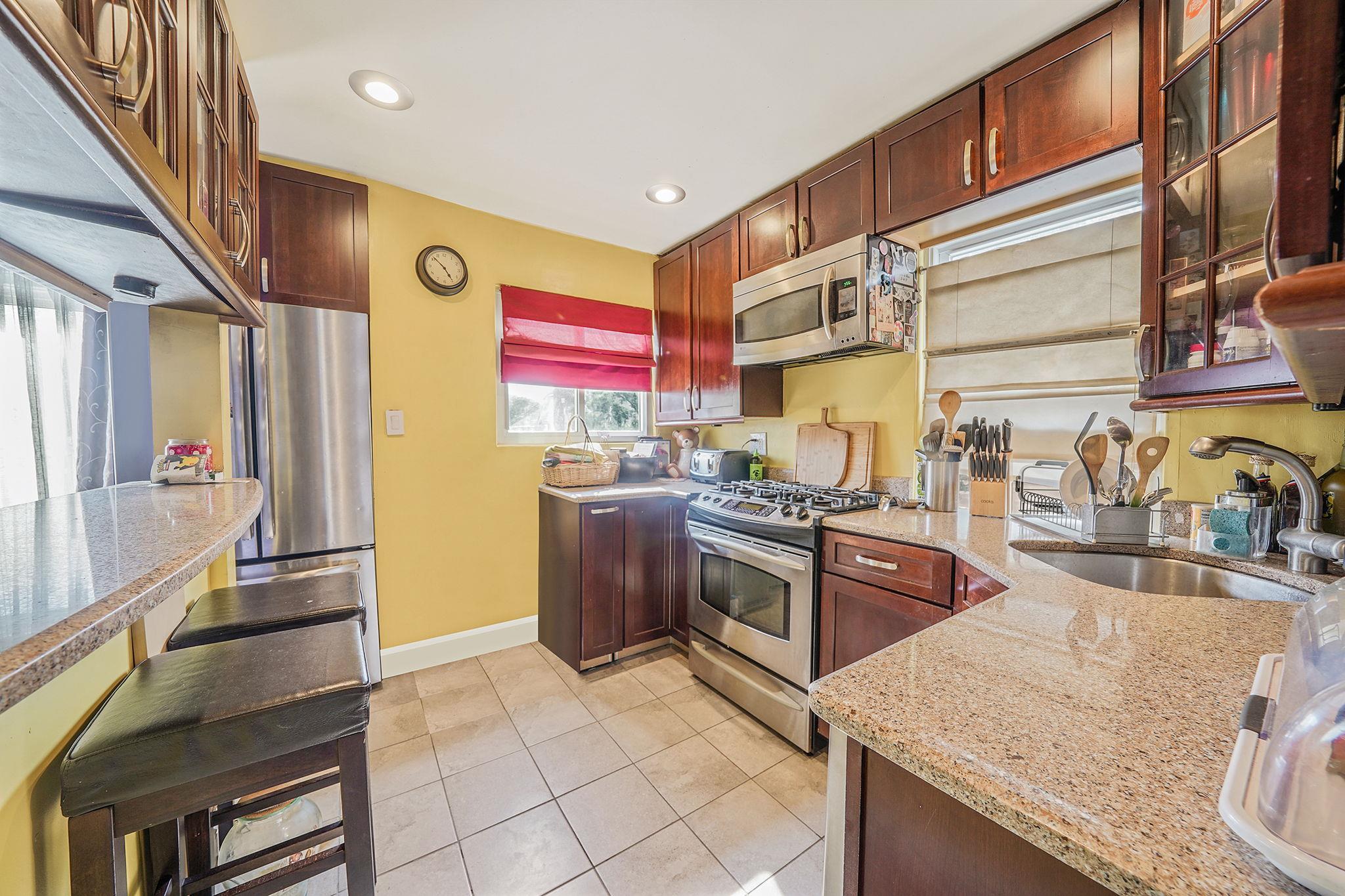 8511 169th Street, Jamaica Hills, NY 11432