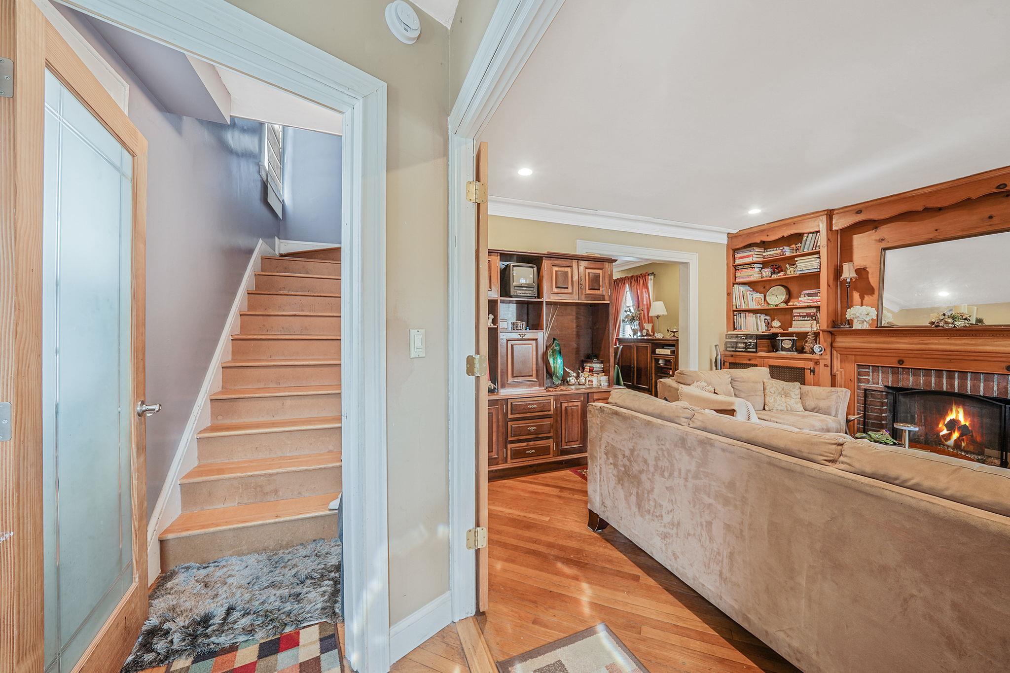 8511 169th Street, Jamaica Hills, NY 11432