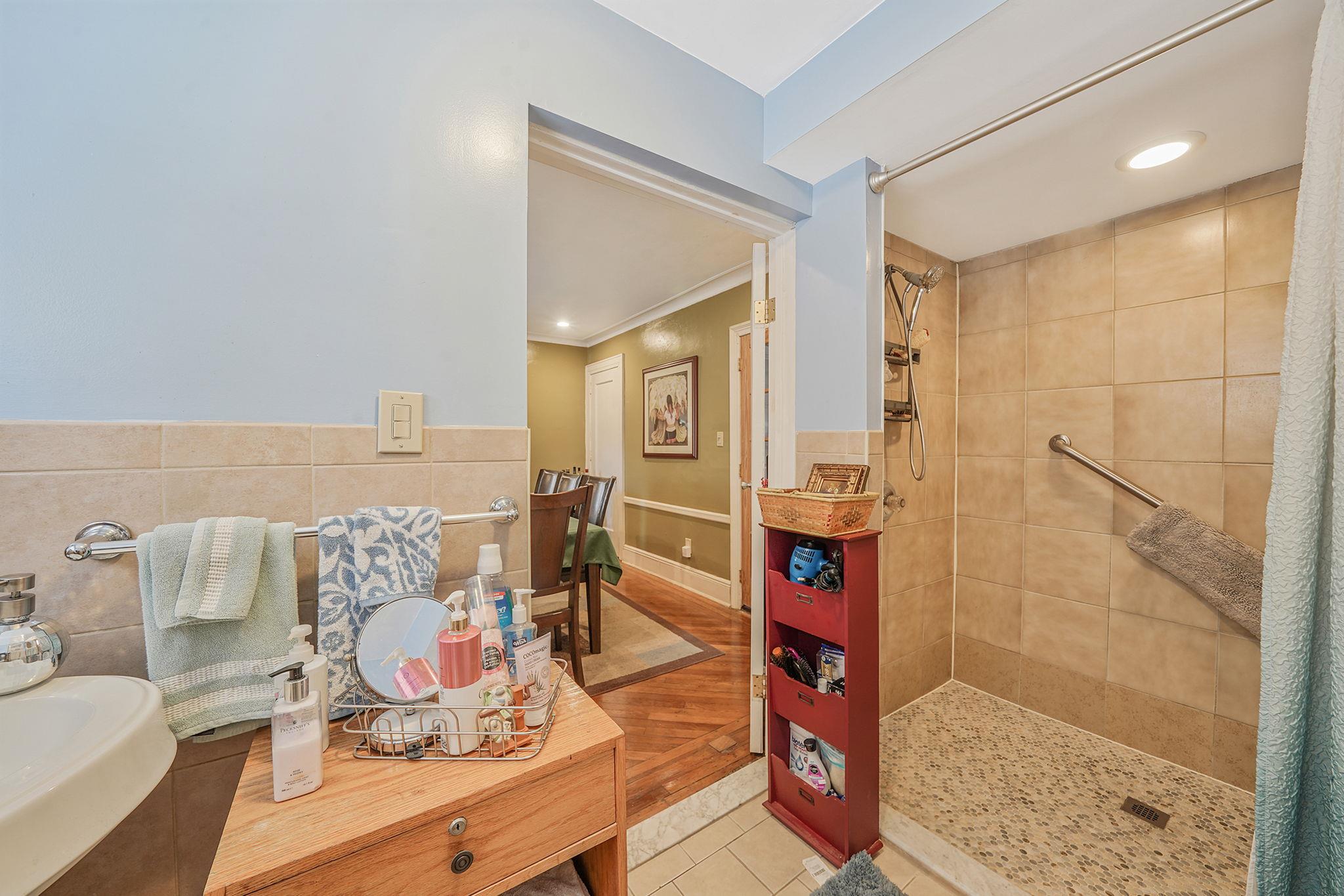 8511 169th Street, Jamaica Hills, NY 11432