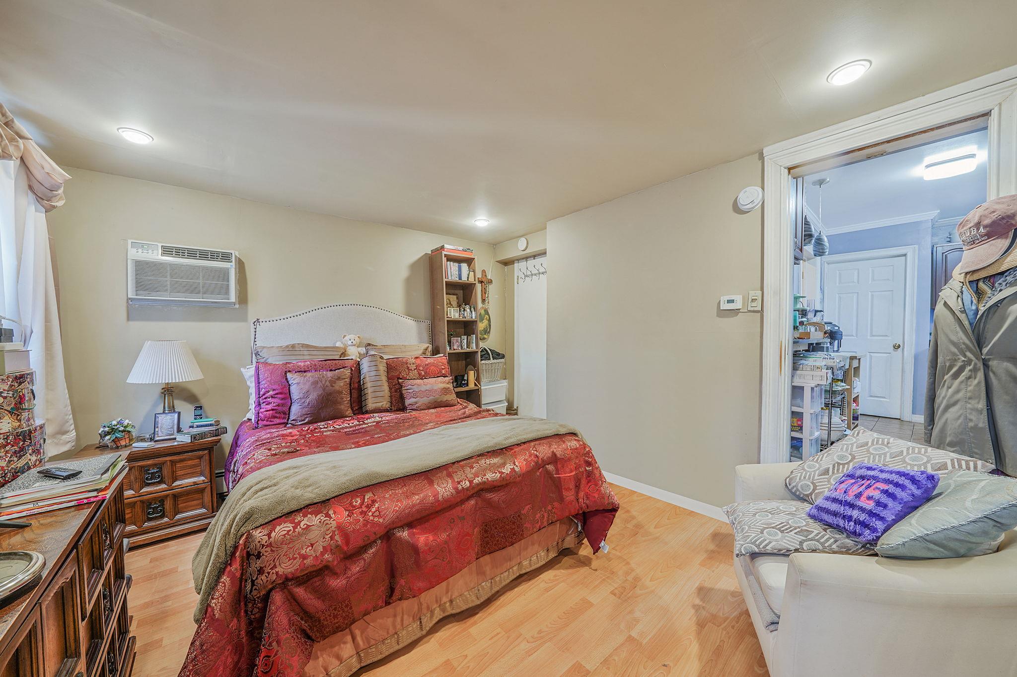 8511 169th Street, Jamaica Hills, NY 11432