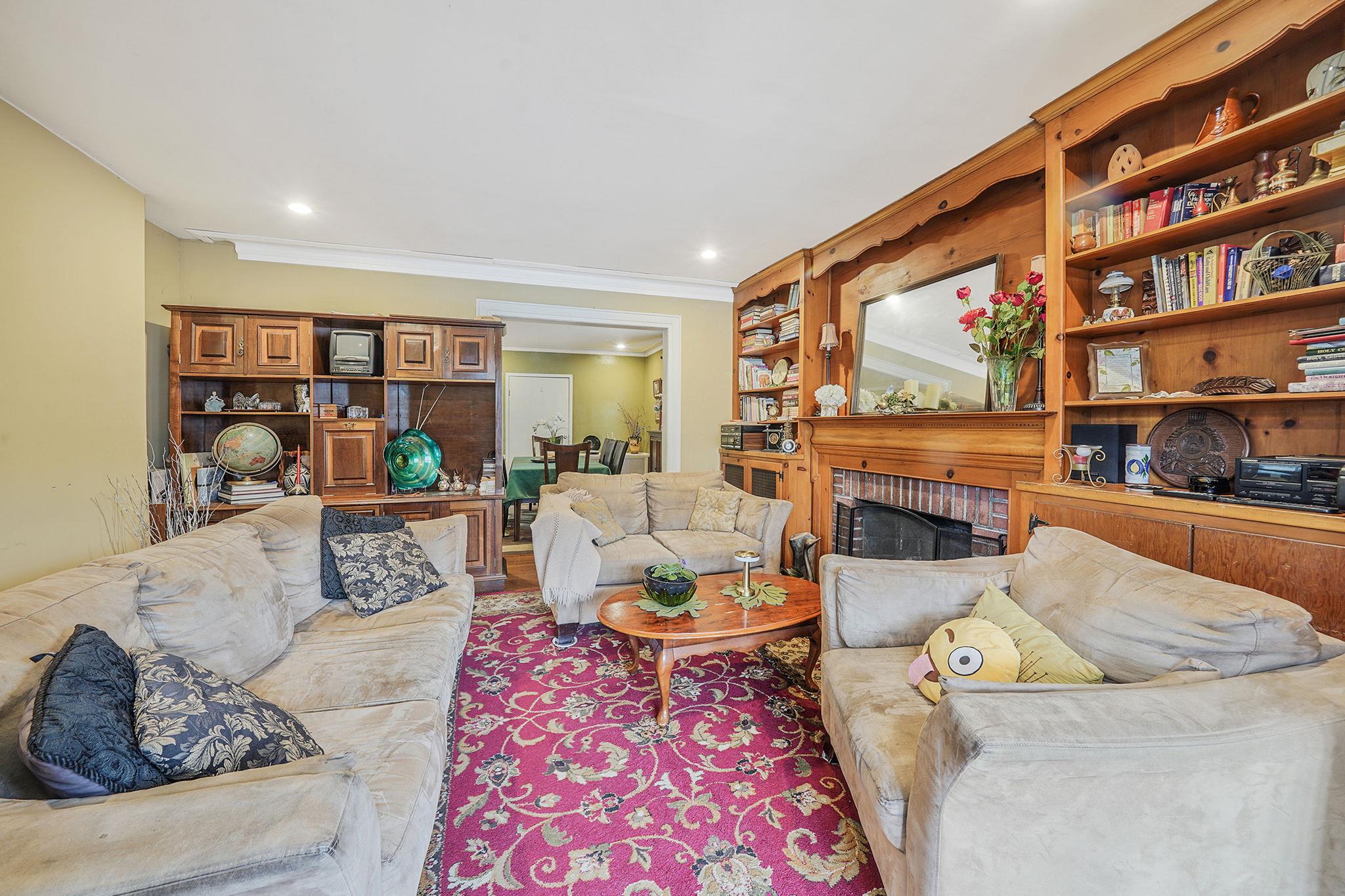 8511 169th Street, Jamaica Hills, NY 11432