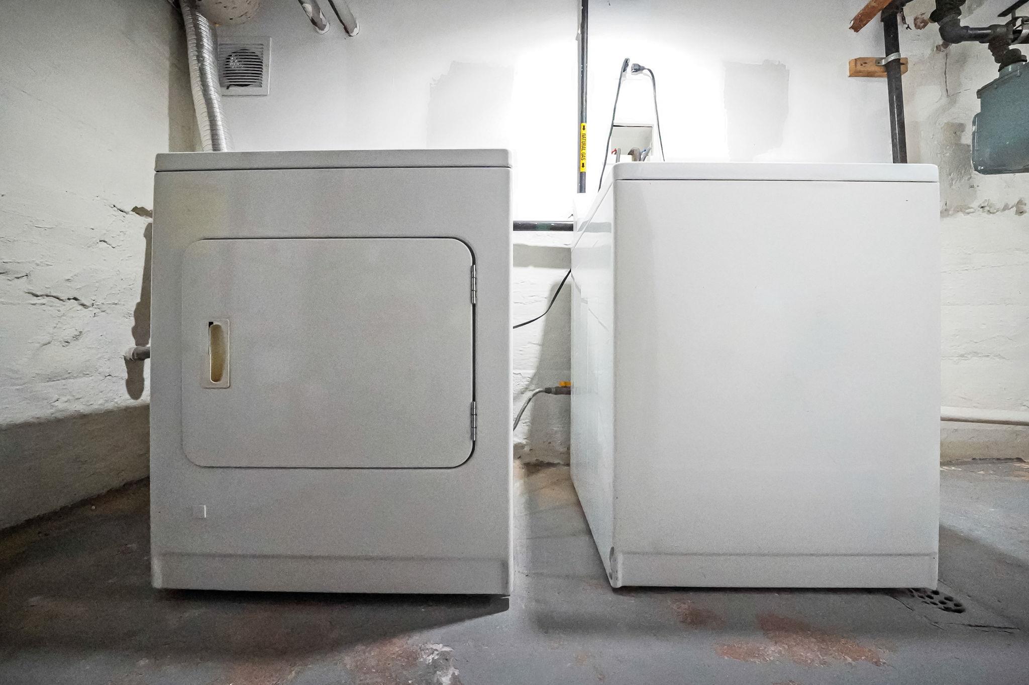 8511 169th Street, Jamaica Hills, NY 11432