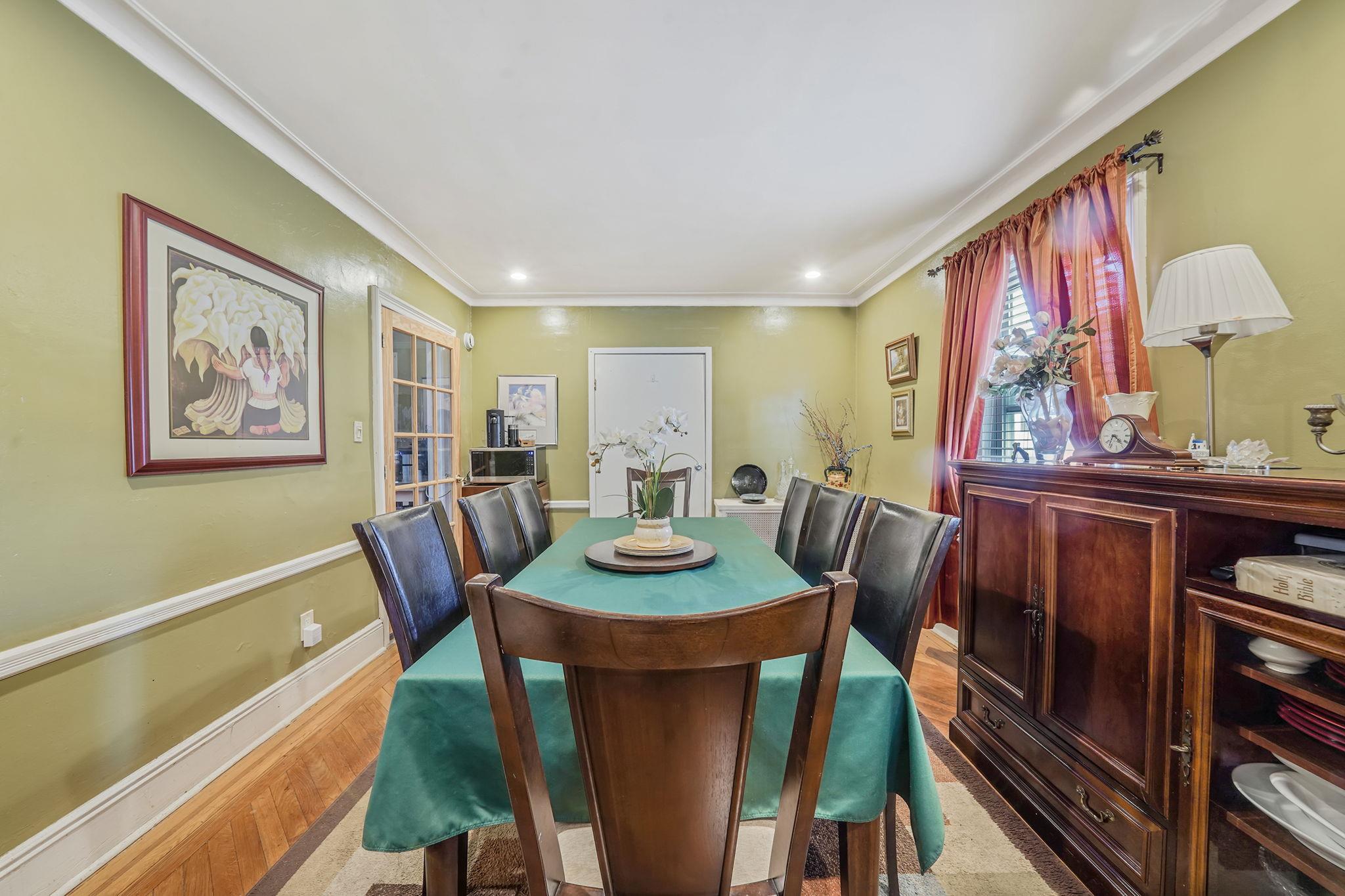 8511 169th Street, Jamaica Hills, NY 11432