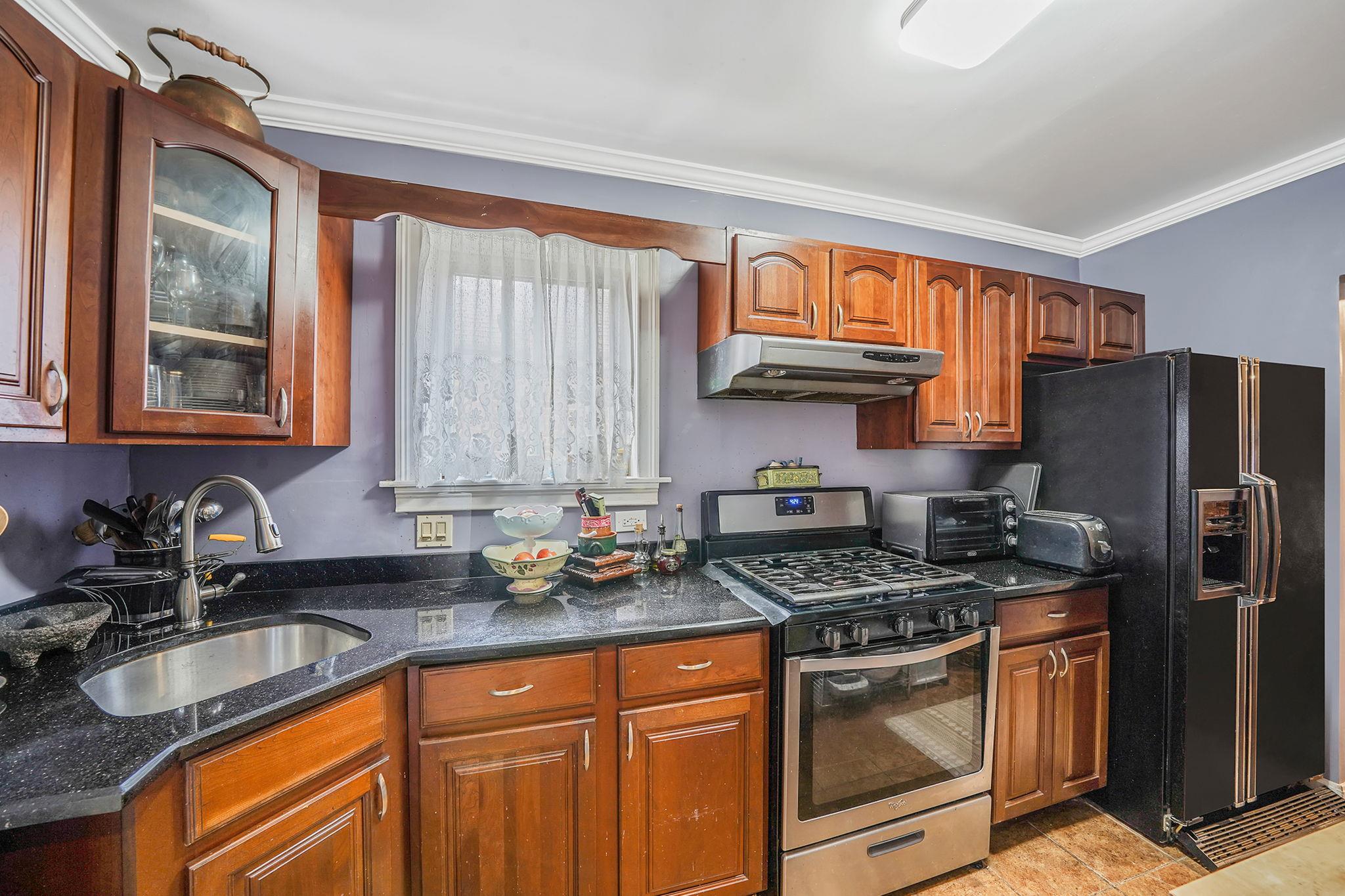 8511 169th Street, Jamaica Hills, NY 11432