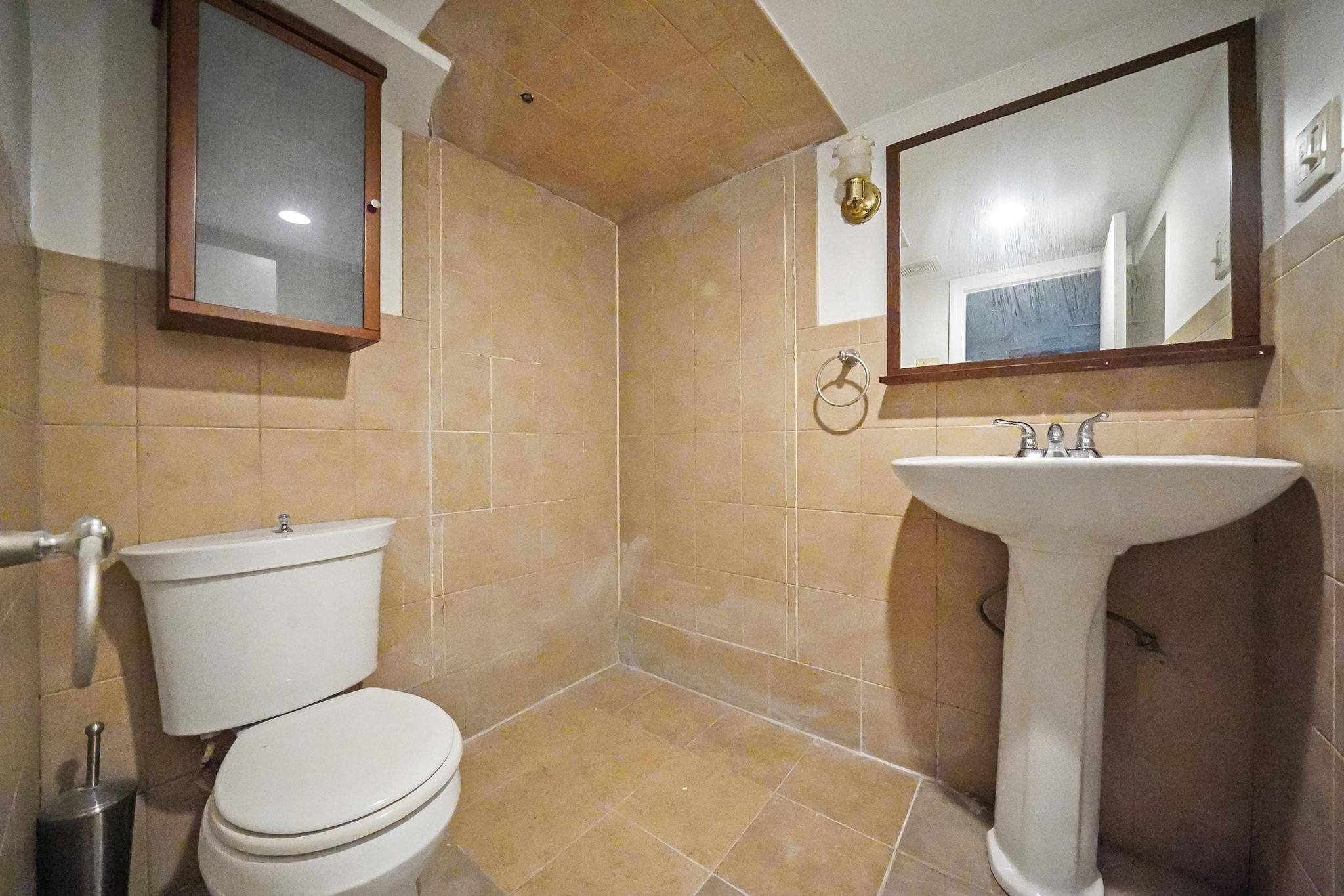 8511 169th Street, Jamaica Hills, NY 11432