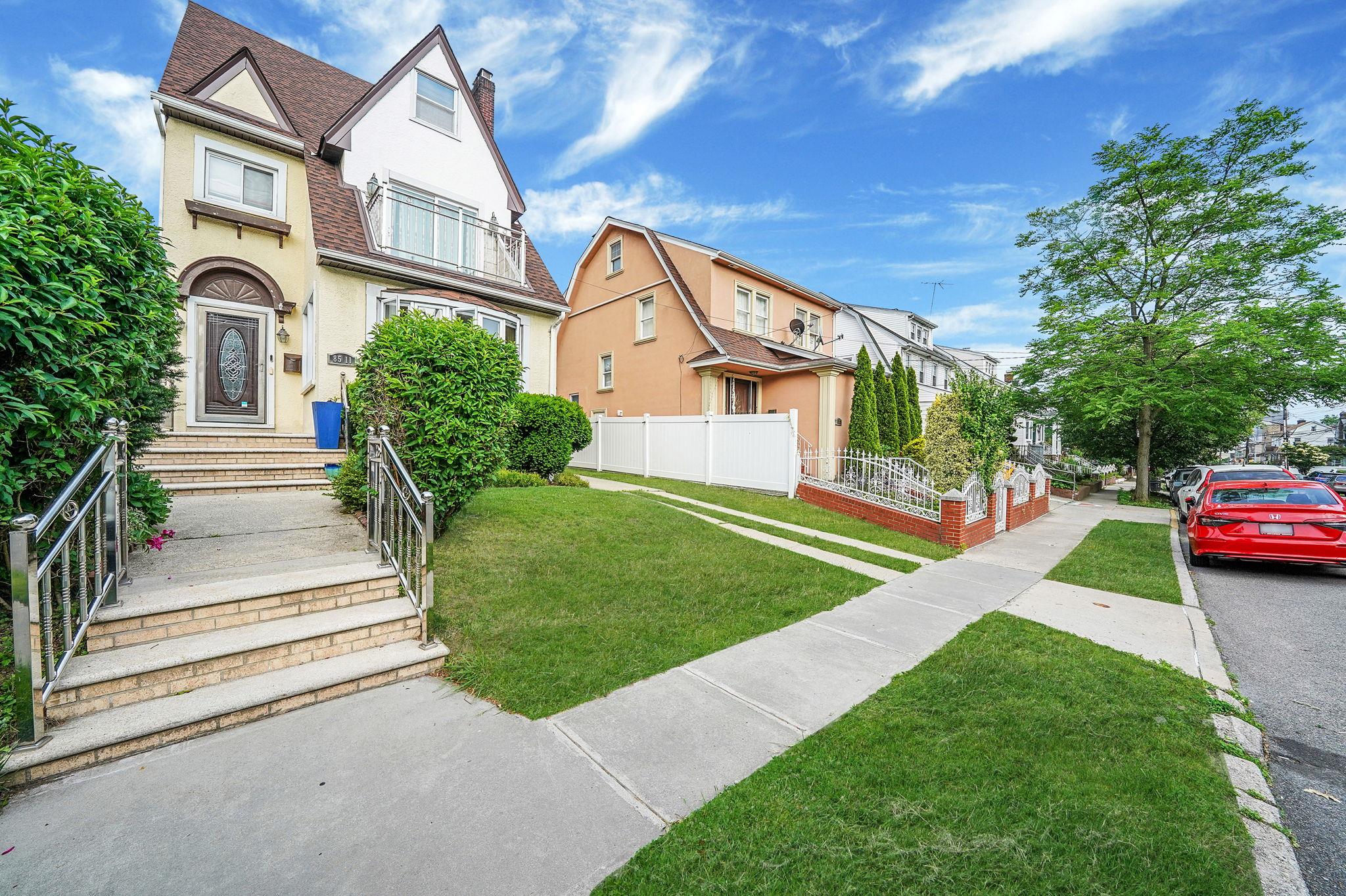 8511 169th Street, Jamaica Hills, NY 11432