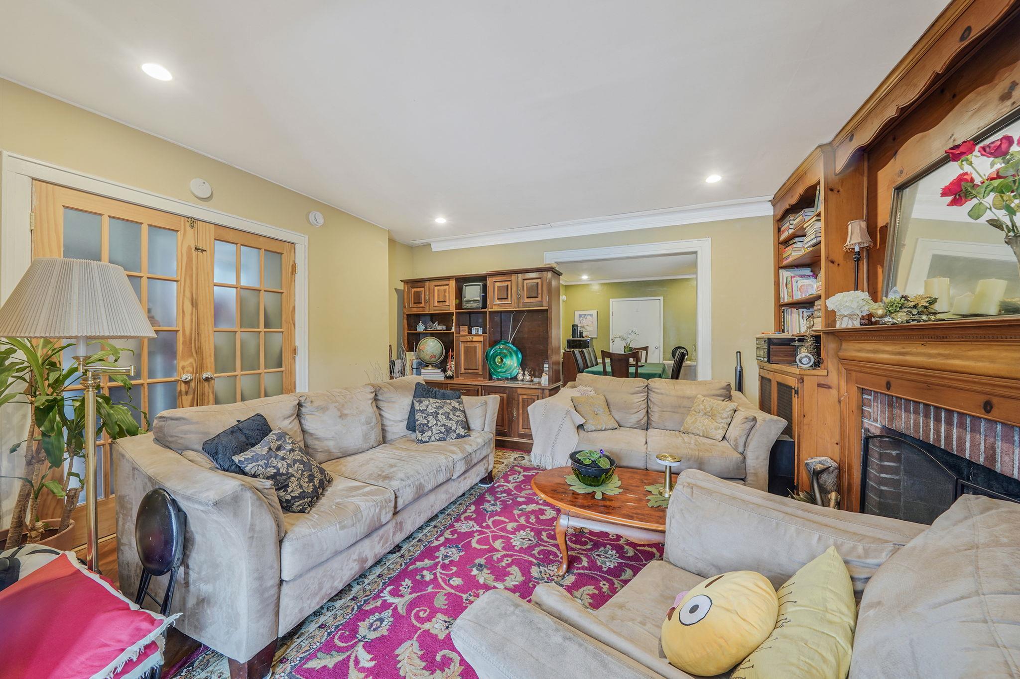 8511 169th Street, Jamaica Hills, NY 11432