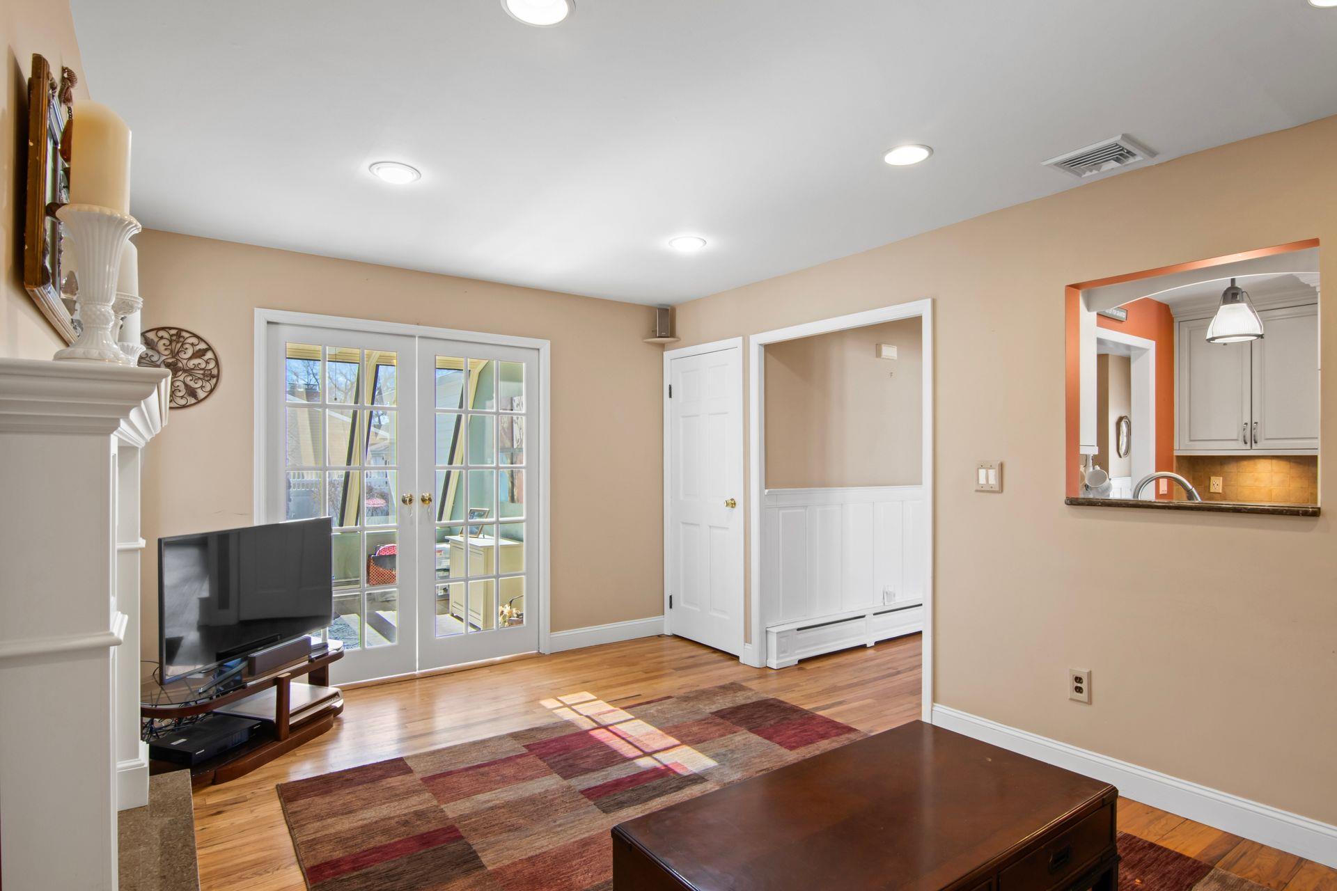 81 Brunswick Road, Ronkonkoma, NY 11779