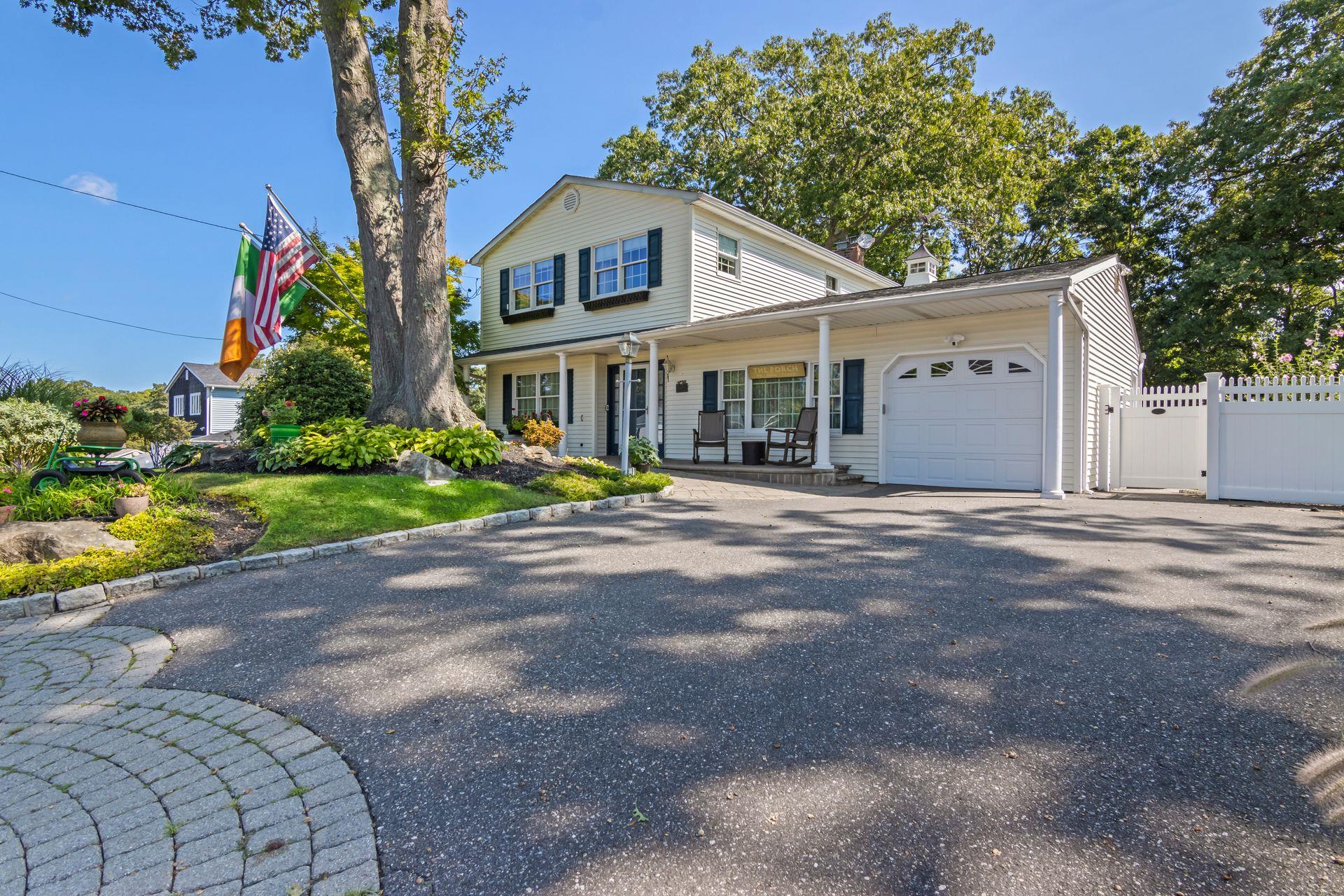 81 Brunswick Road, Ronkonkoma, NY 11779