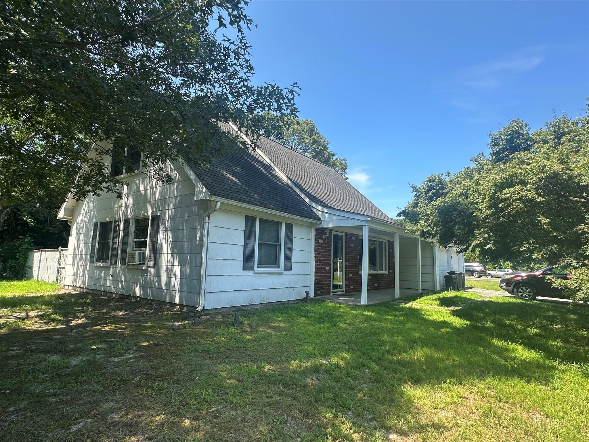 2 Hamilton Court, Coram, NY 11727