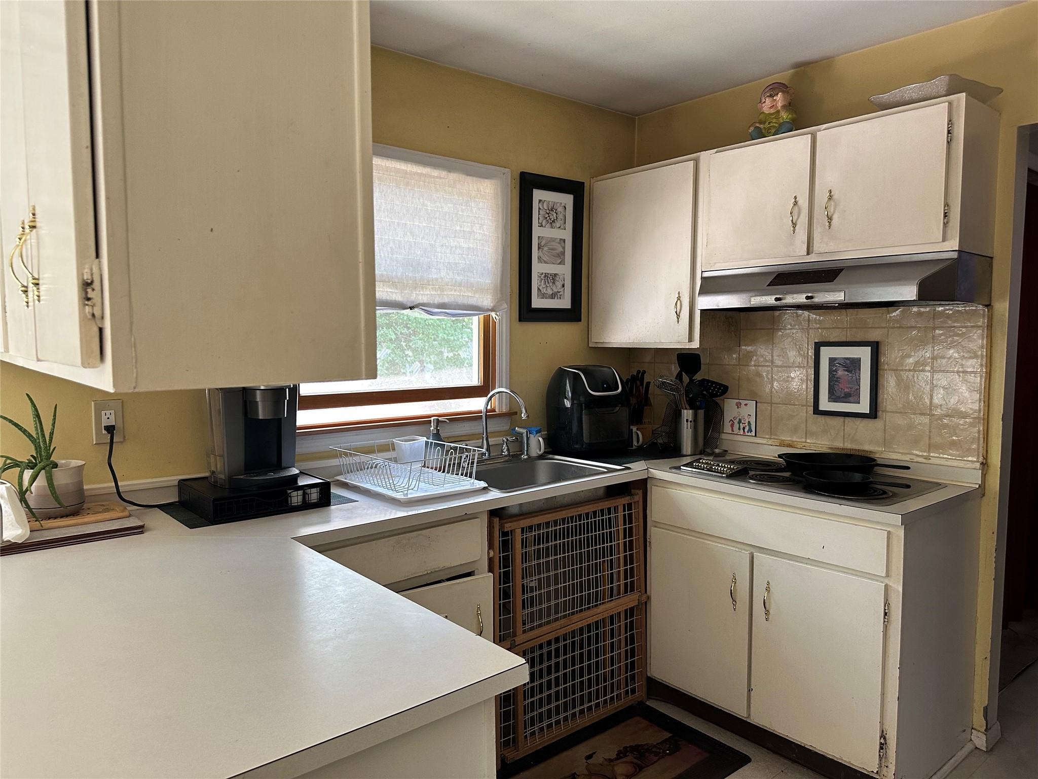 2 Hamilton Court, Coram, NY 11727