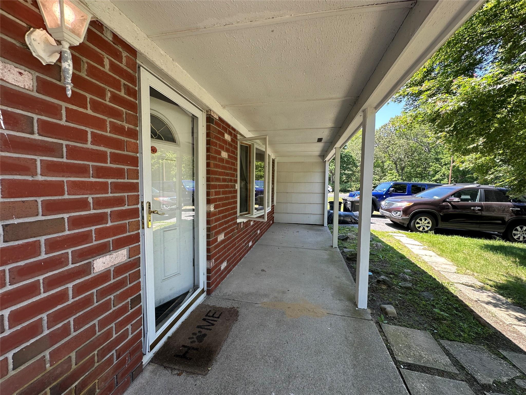 2 Hamilton Court, Coram, NY 11727