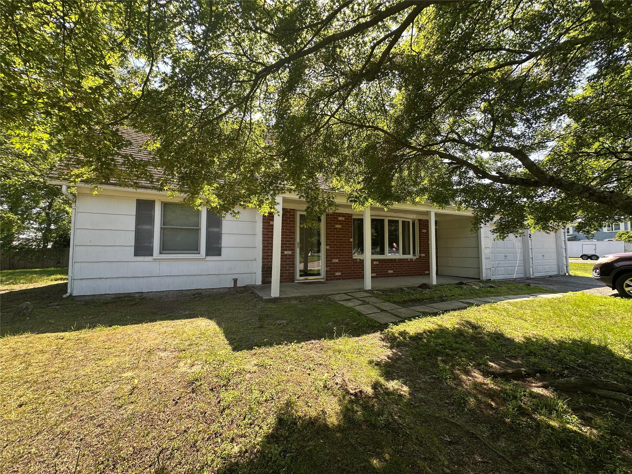 2 Hamilton Court, Coram, NY 11727