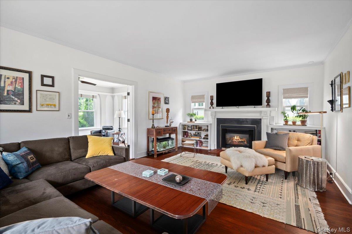 400 Manor Ridge Road, Pelham, NY 10803