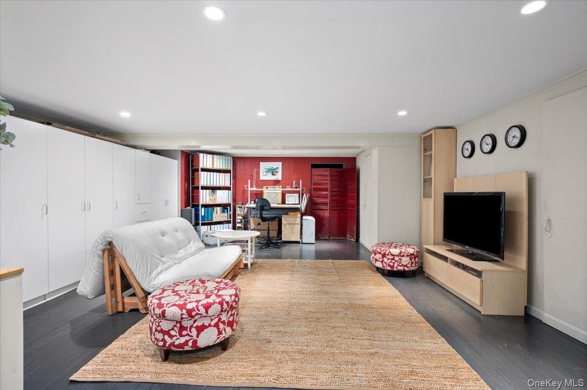 400 Manor Ridge Road, Pelham, NY 10803