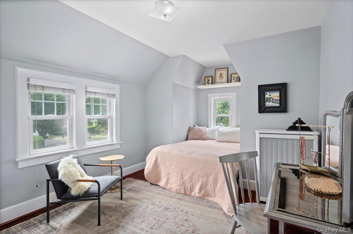 400 Manor Ridge Road, Pelham, NY 10803