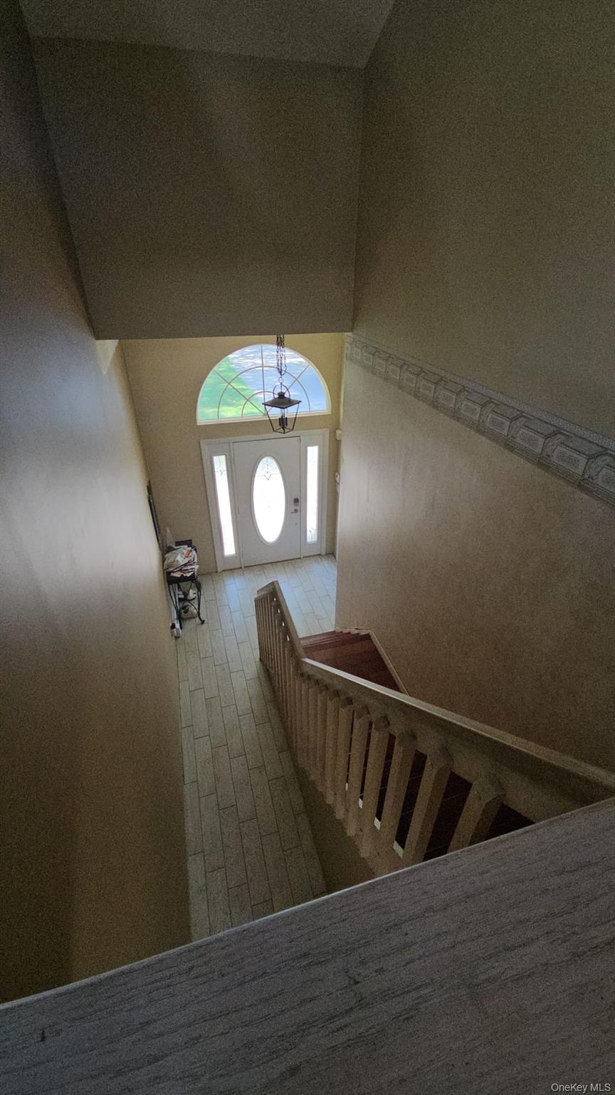 943 Macarthur Street, Bohemia, NY 11716