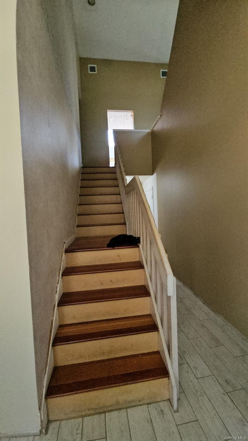 943 Macarthur Street, Bohemia, NY 11716