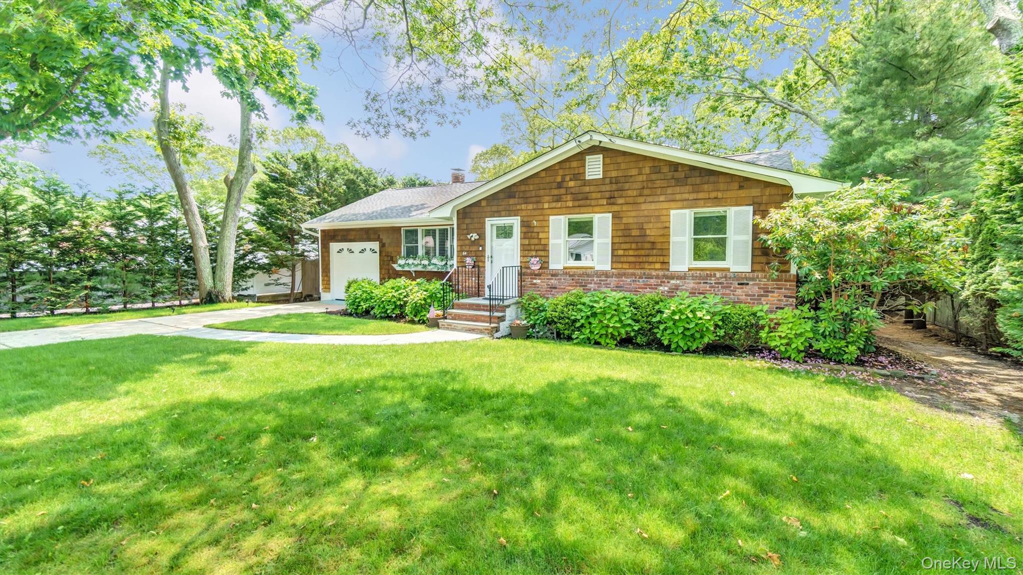 64 School Street, Hampton Bays, NY 11946