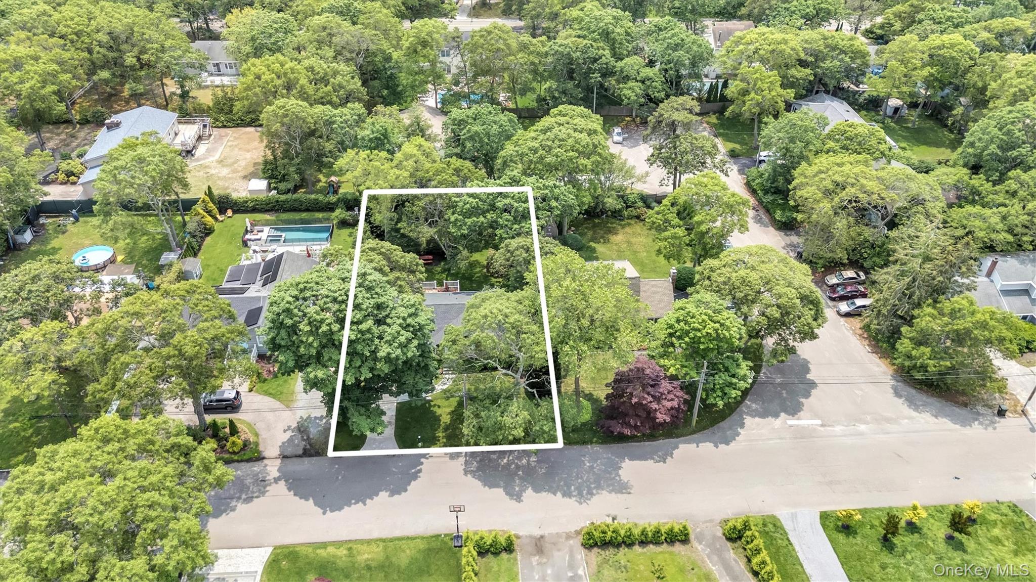 64 School Street, Hampton Bays, NY 11946