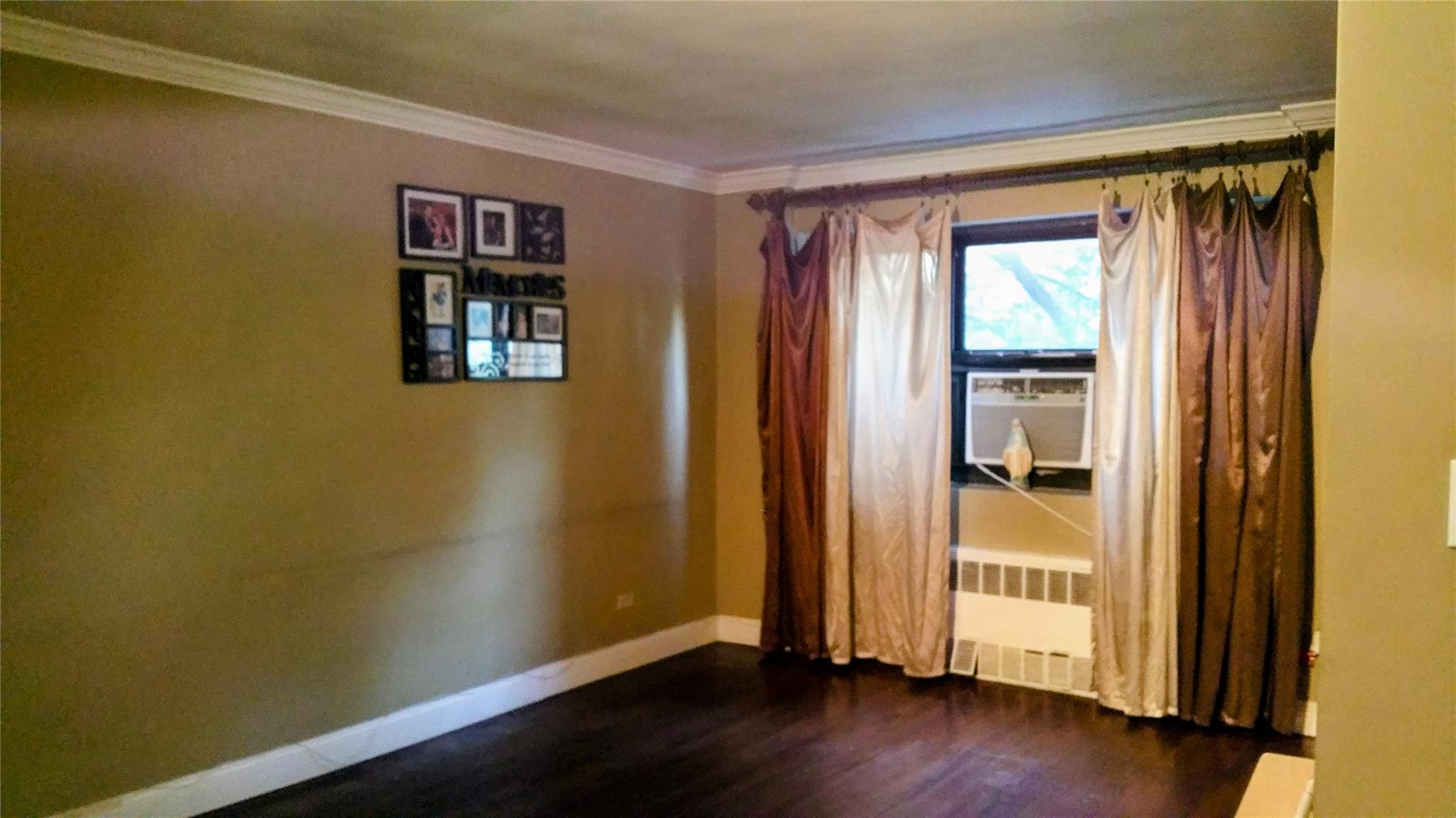 15110 Peck Avenue, Flushing, NY 11355