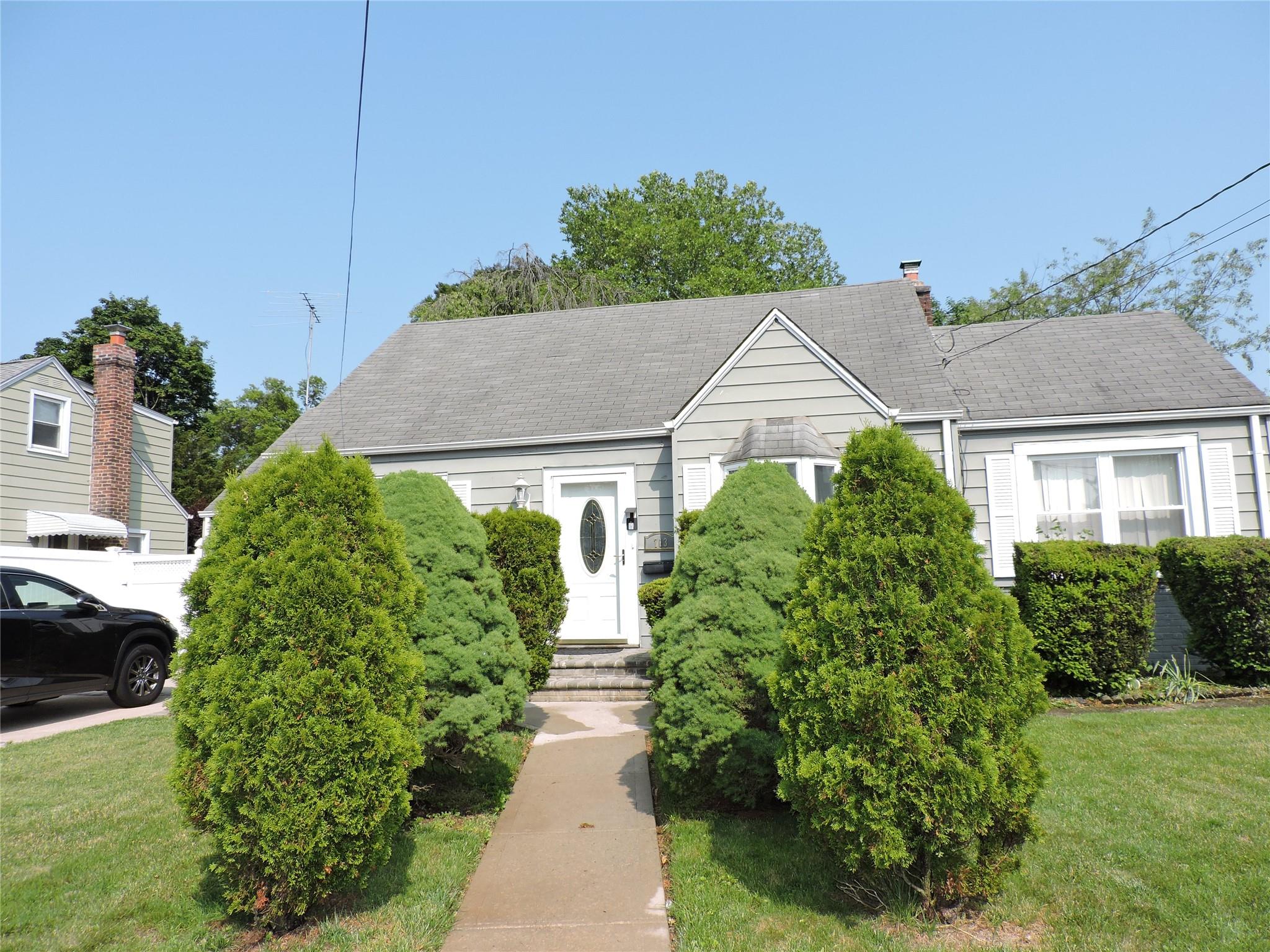 713 Colonial Street, Uniondale, NY 11553