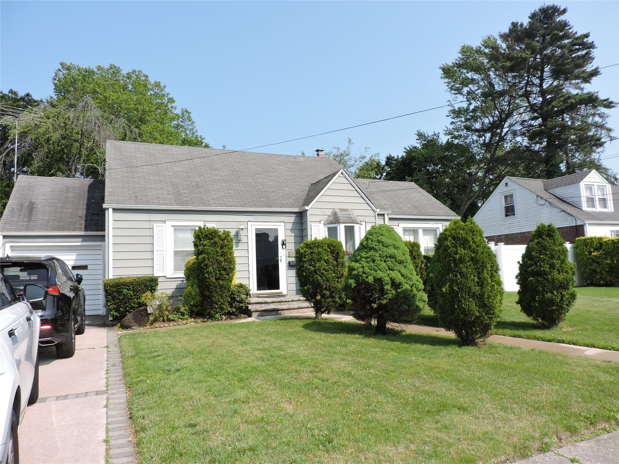 713 Colonial Street, Uniondale, NY 11553