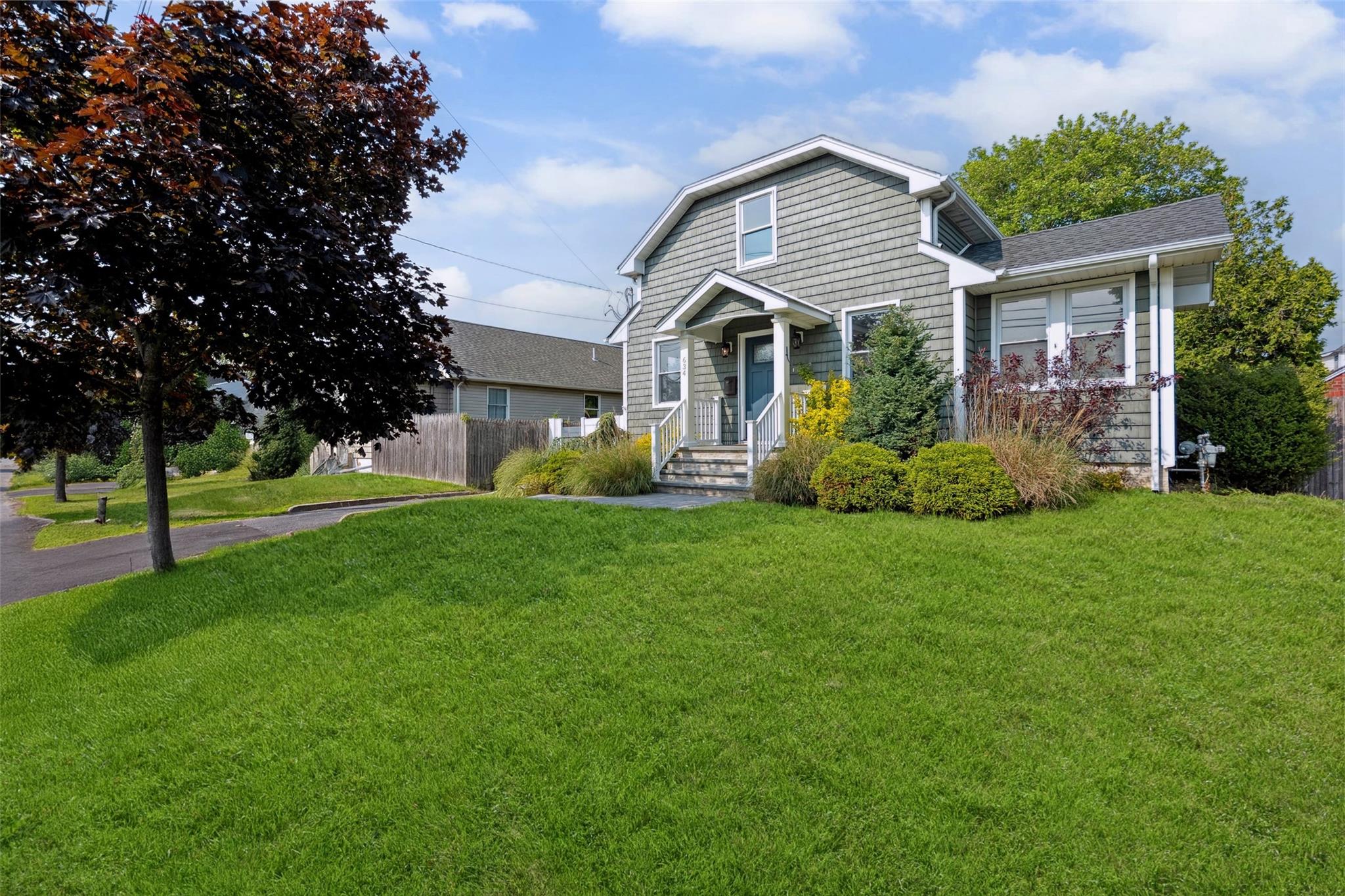 634 Adams Avenue, Lindenhurst, NY 11757