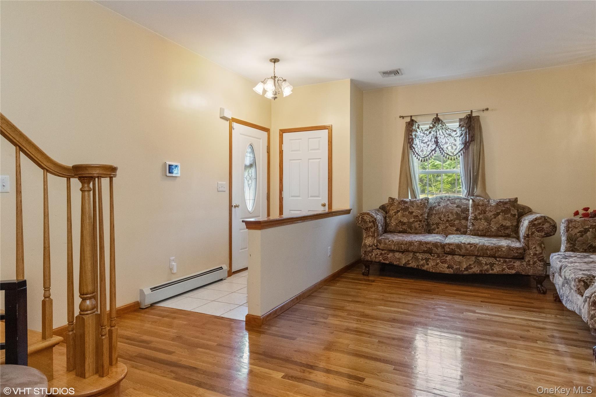 10 Willys Court, Rock Tavern, NY 12575