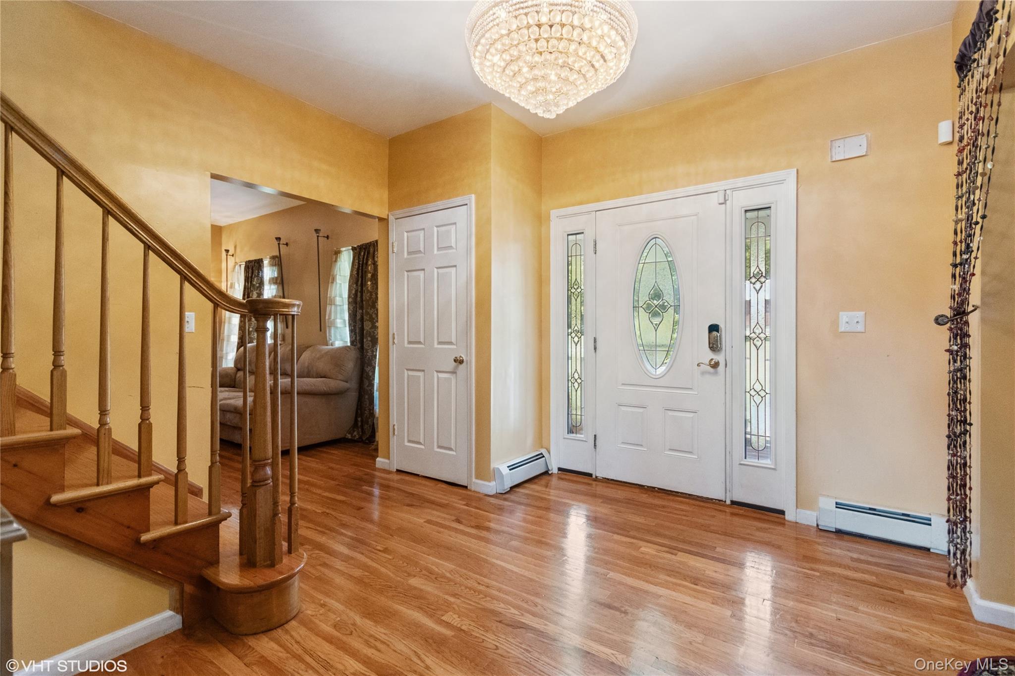 10 Willys Court, Rock Tavern, NY 12575