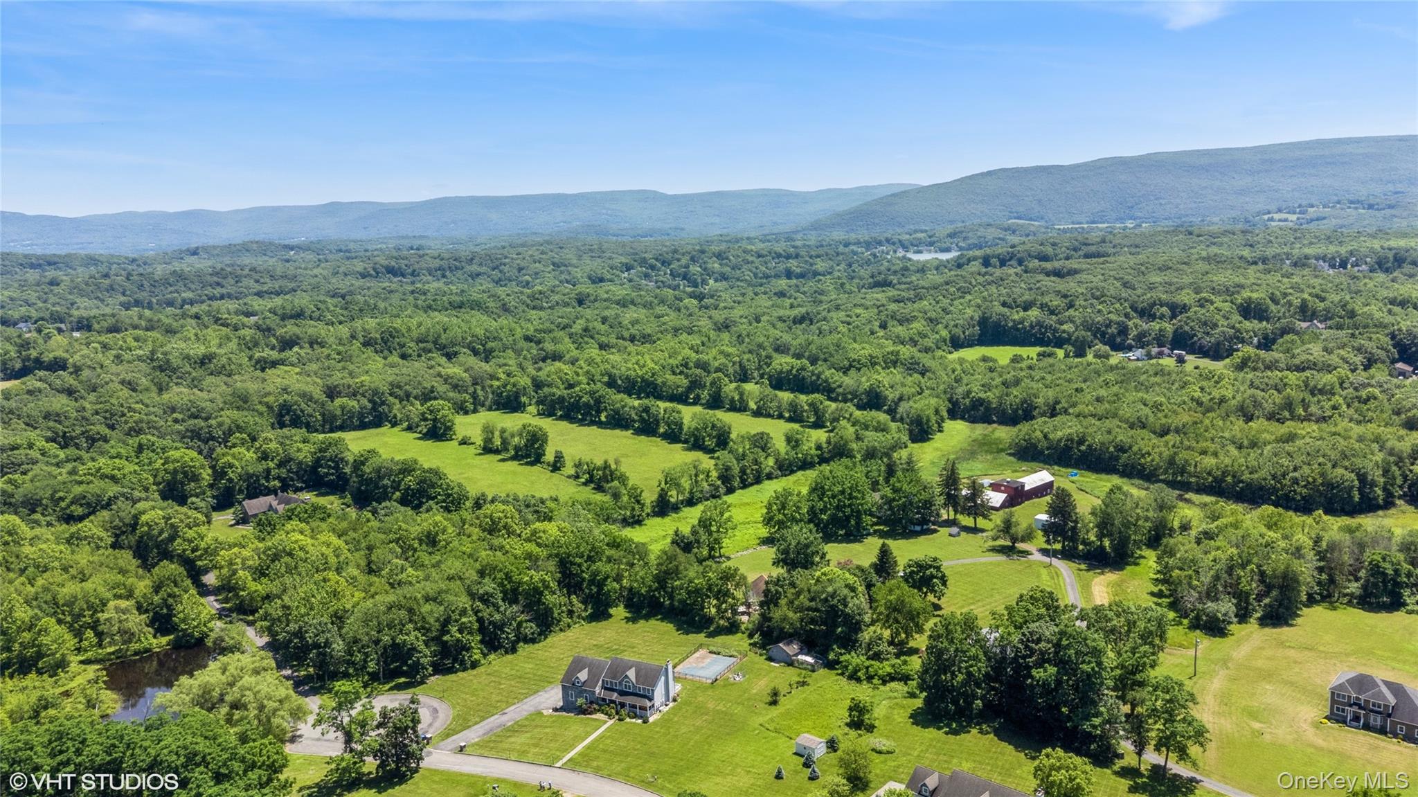 10 Willys Court, Rock Tavern, NY 12575