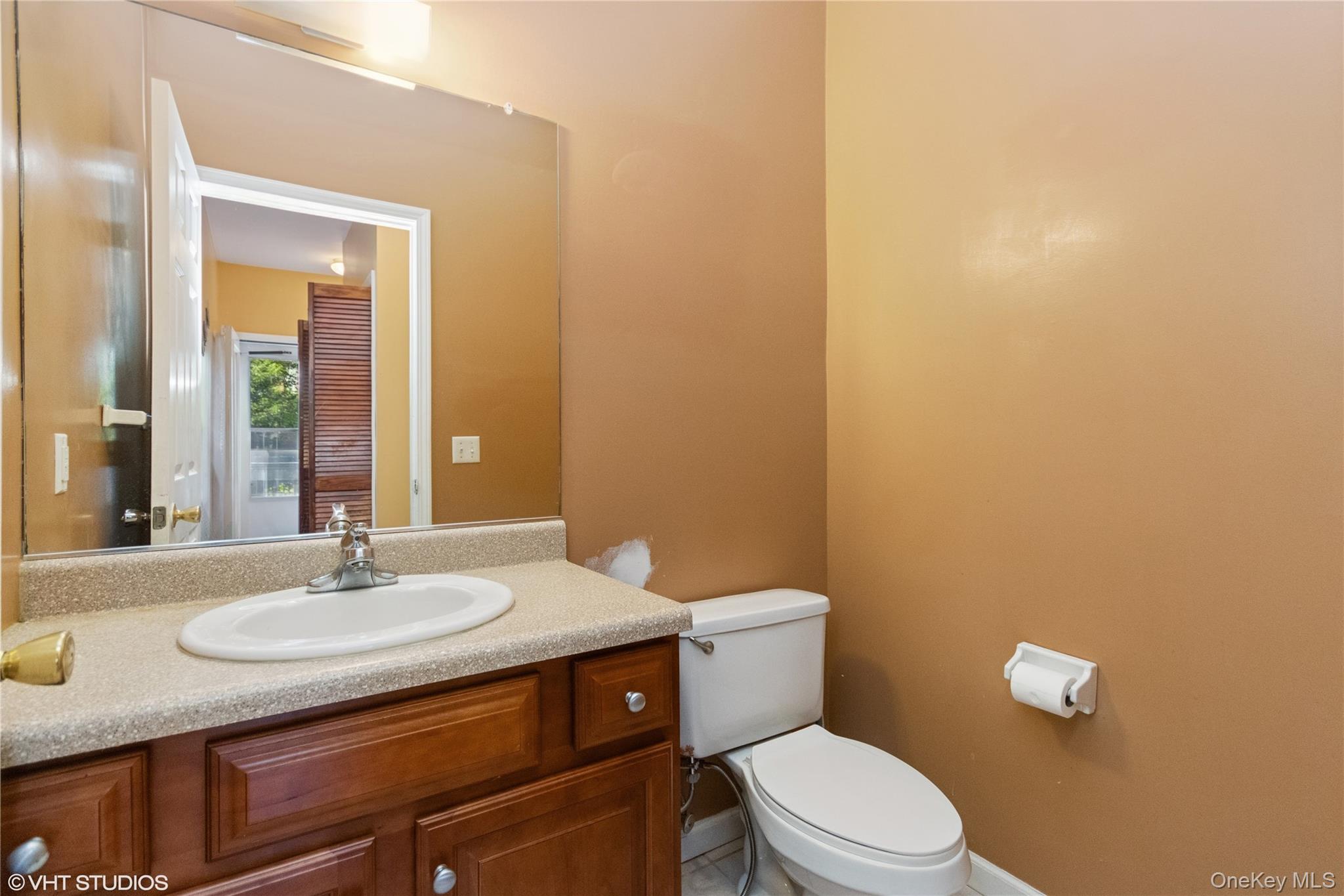 10 Willys Court, Rock Tavern, NY 12575