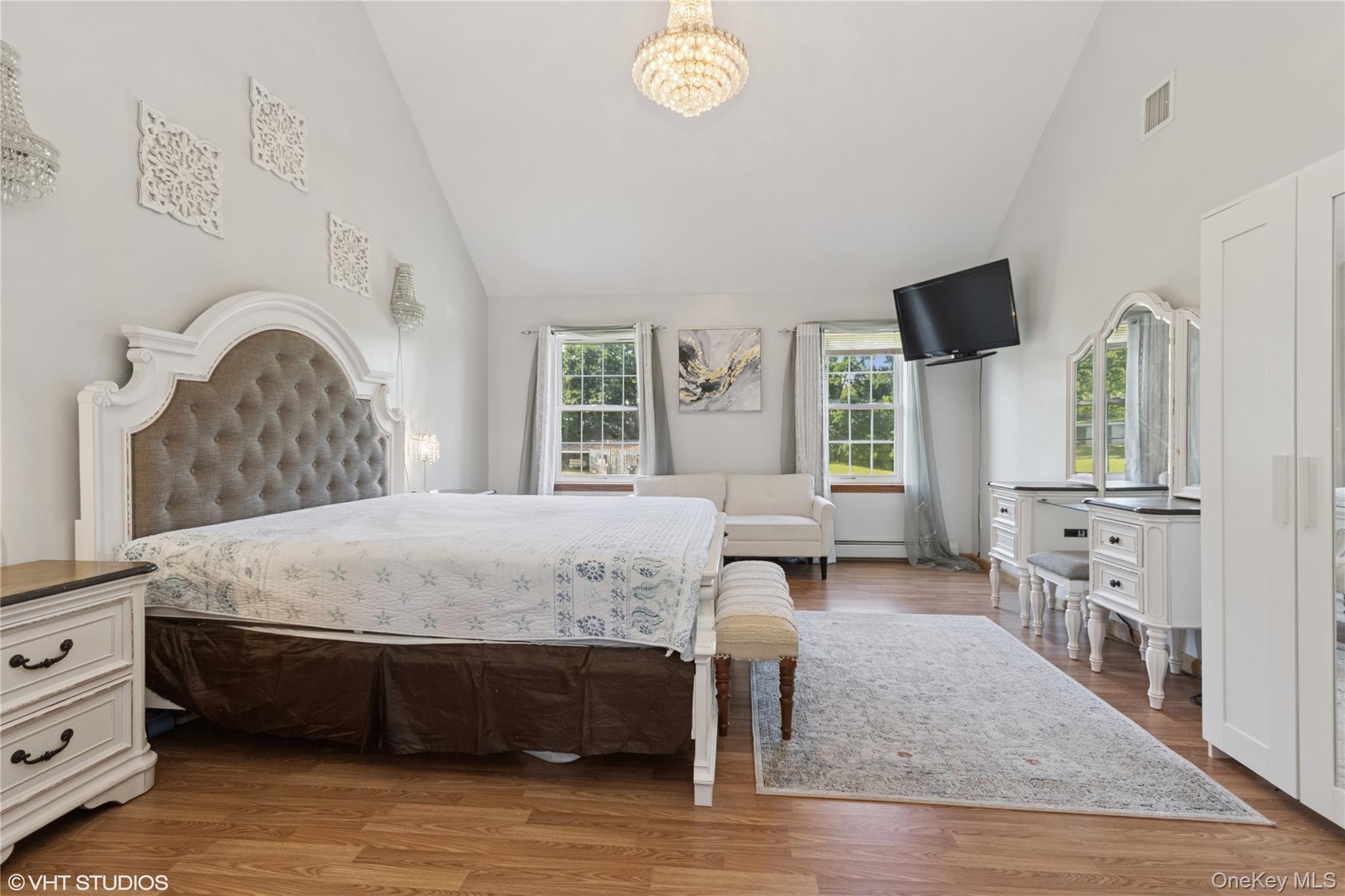 10 Willys Court, Rock Tavern, NY 12575