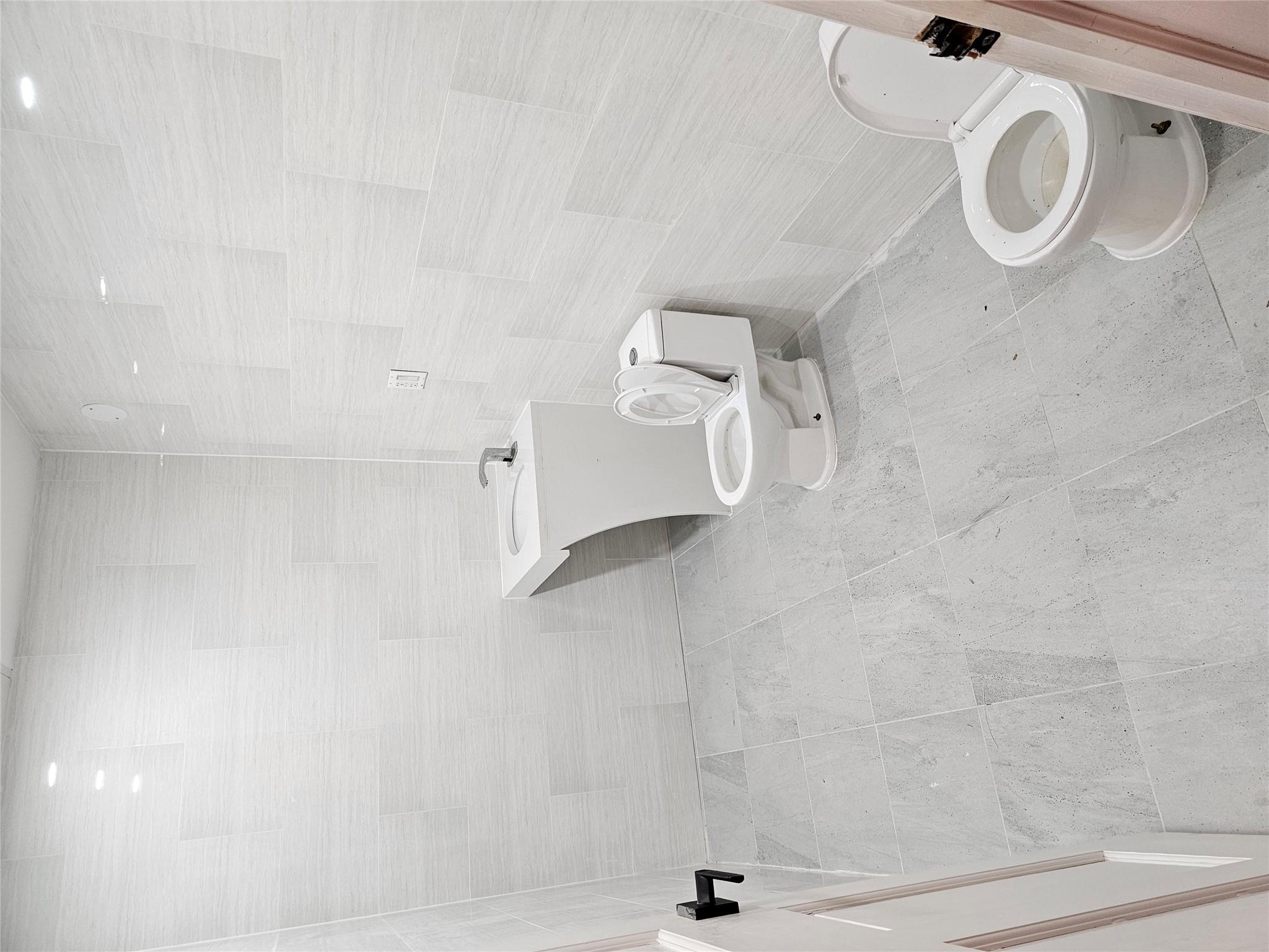 10525 65th Road, Forest Hills, NY 11375