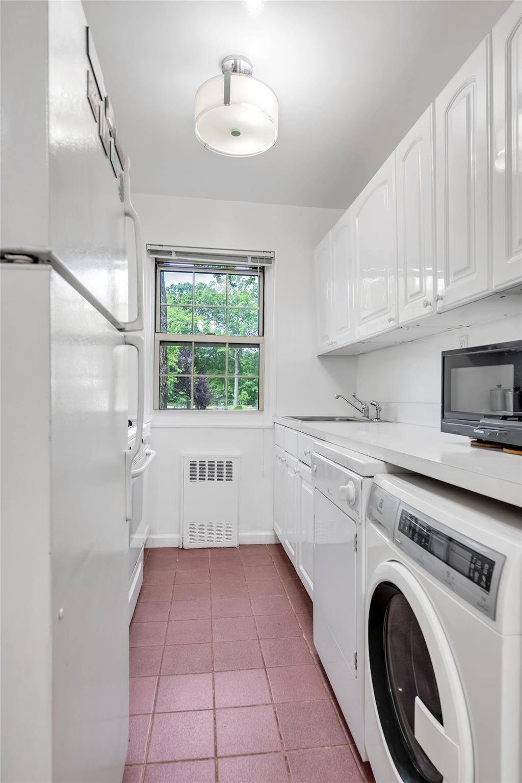 69-29 210 Street # A, Bayside, NY 11364