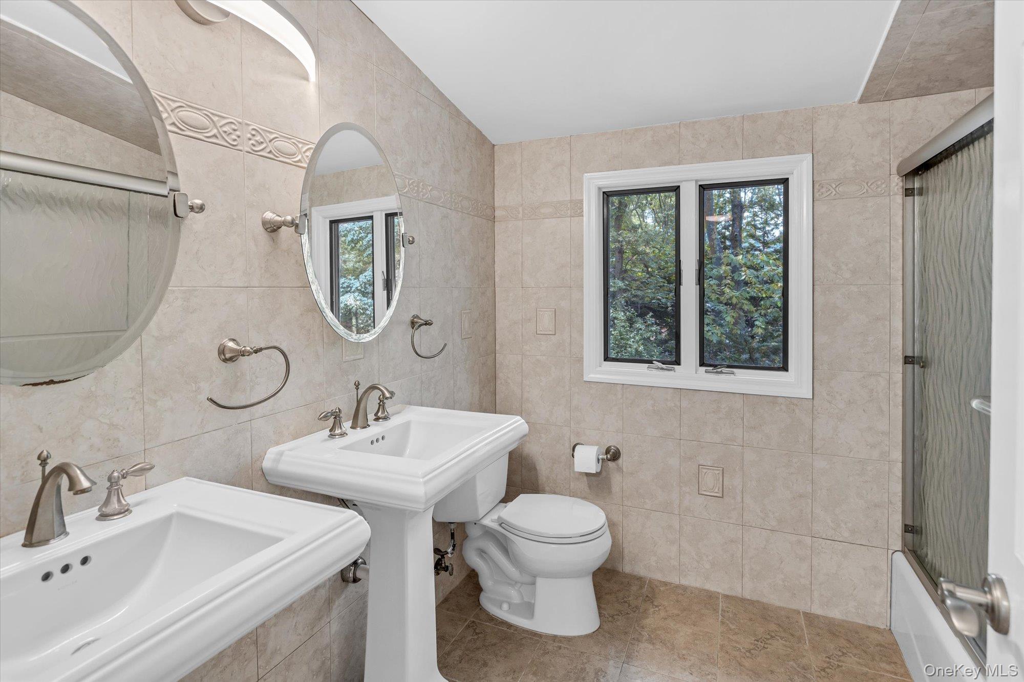 2 Westbourne Lane, Melville, NY 11747